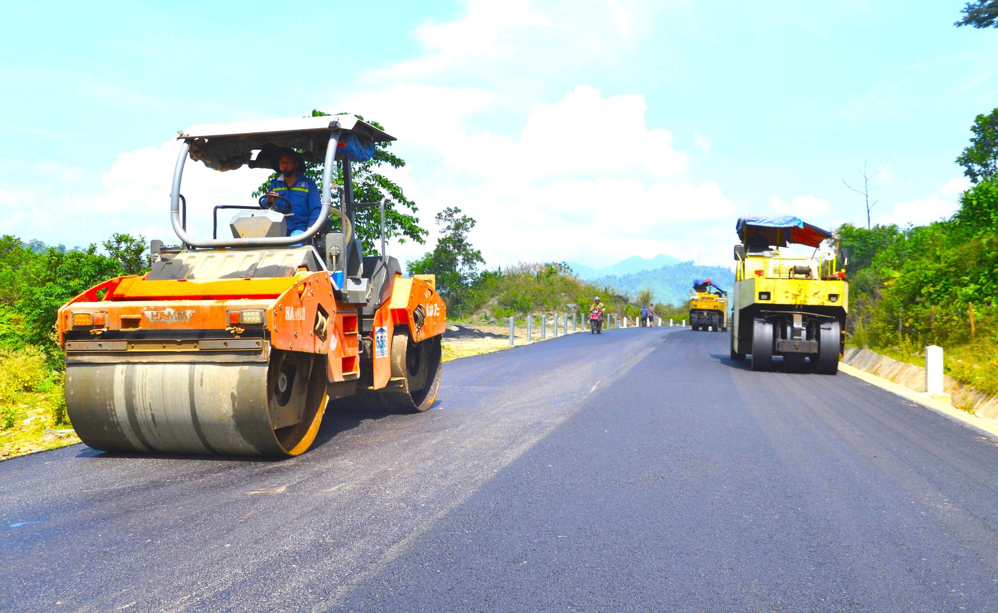 Chậm tiến độ Quốc lộ 14E, nh&agrave; thầu bị khiển tr&aacute;ch, đứng trước nguy cơ chấm dứt hợp đồng - Ảnh 1.