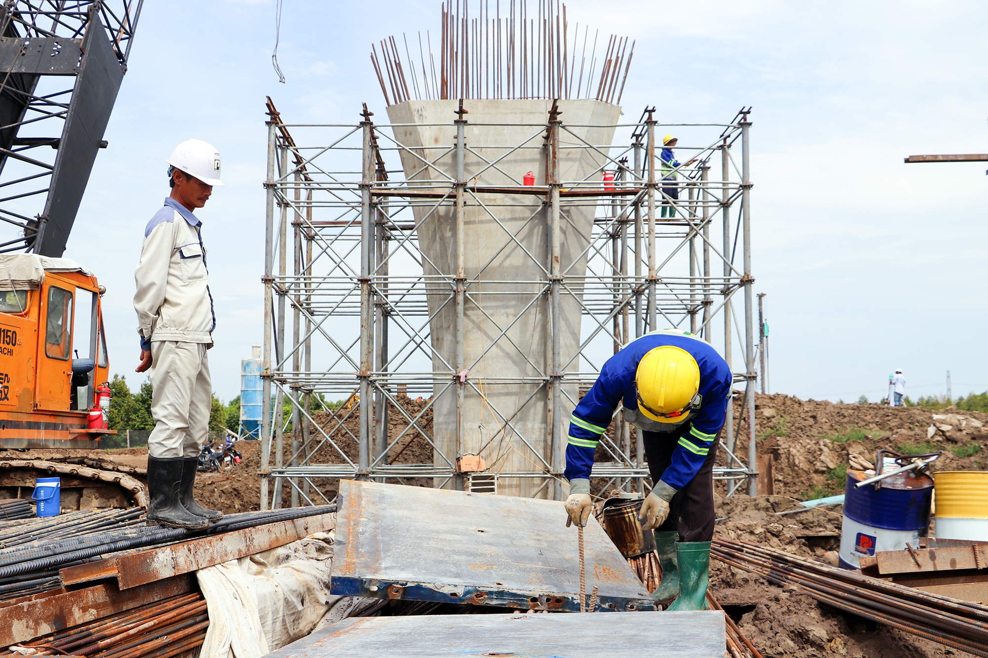 Hạng mục bổ sung cao tốc Mỹ Thuận - Cần Thơ tăng tốc sau khi mặt bằng cơ bản được tháo gỡ - Ảnh 6.