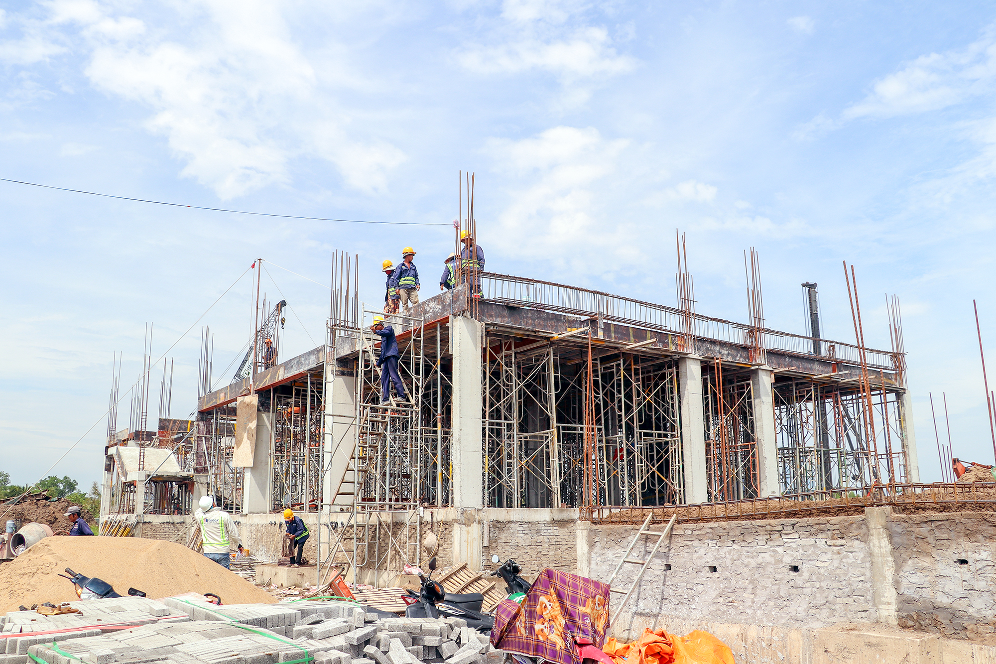 Hạng mục bổ sung cao tốc Mỹ Thuận - Cần Thơ tăng tốc sau khi mặt bằng cơ bản được tháo gỡ - Ảnh 5.