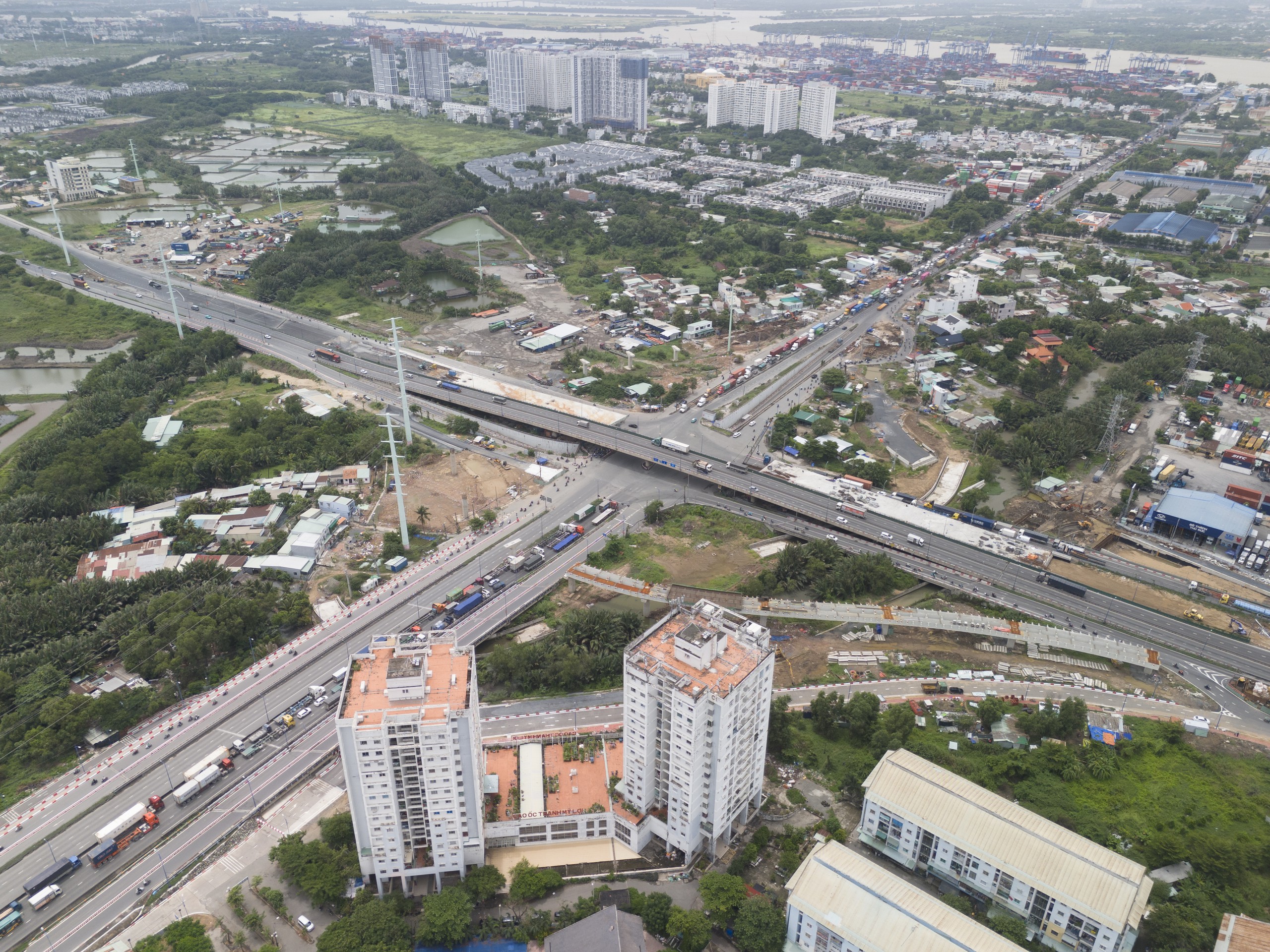 Nút giao Mỹ Thủy: Gần 10 năm triển khai, vẫn chưa về đích - Ảnh 1.