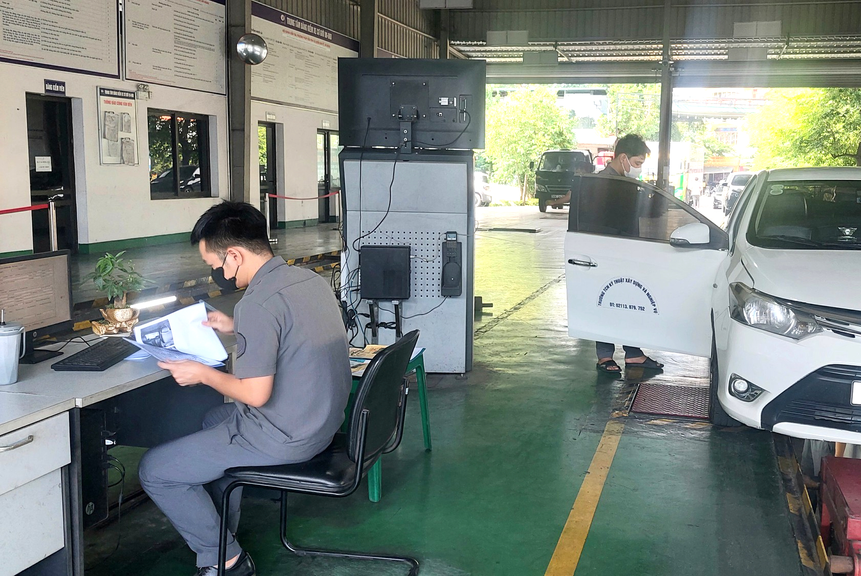 Đăng kiểm Phú Thọ chuyển mình trên nền tảng số - Ảnh 2.