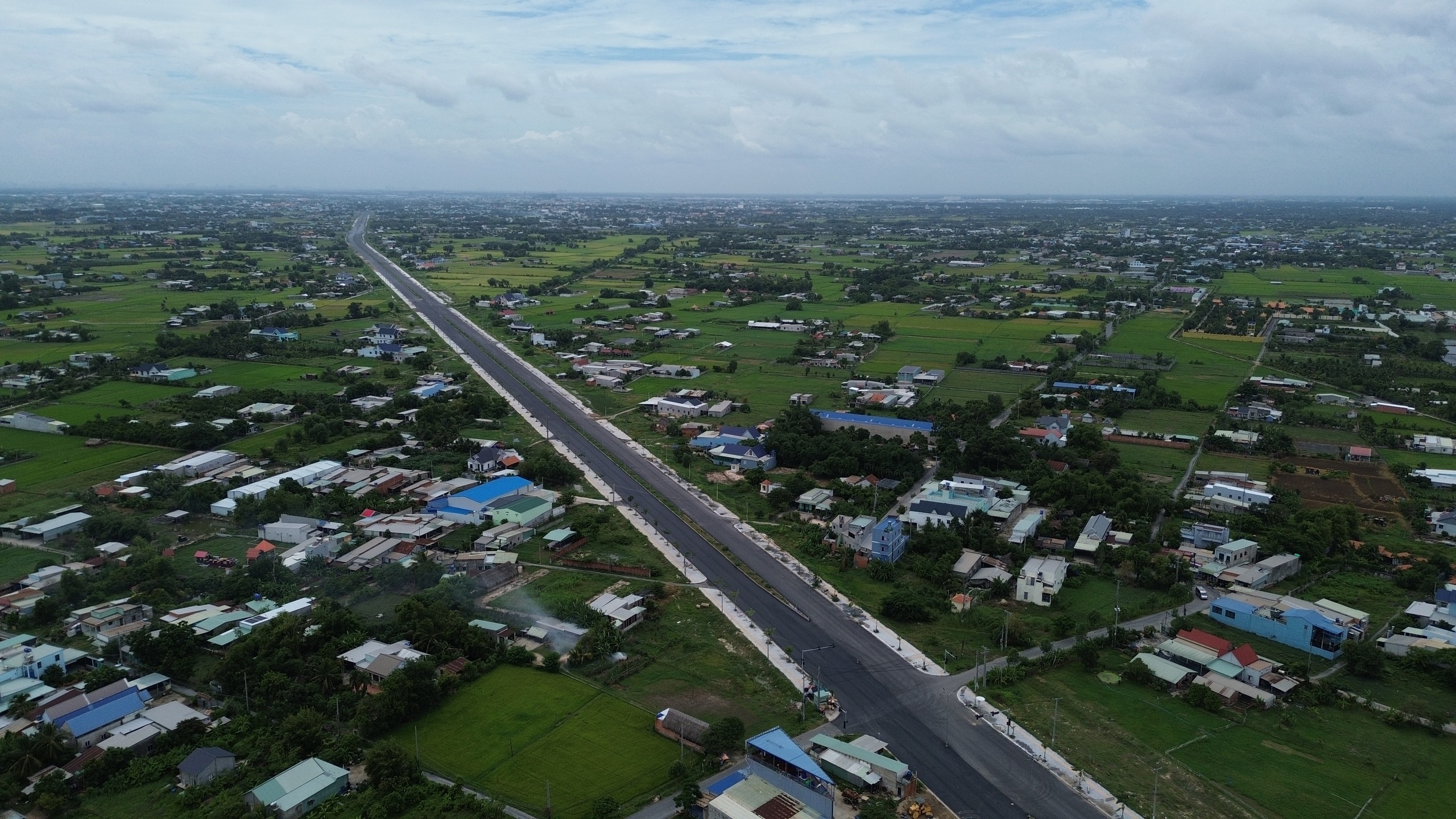 To&agrave;n cảnh tuyến đường ngh&igrave;n tỷ kết nối đường Hồ Ch&iacute; Minh, Quốc lộ N2 sắp th&ocirc;ng xe - Ảnh 8.