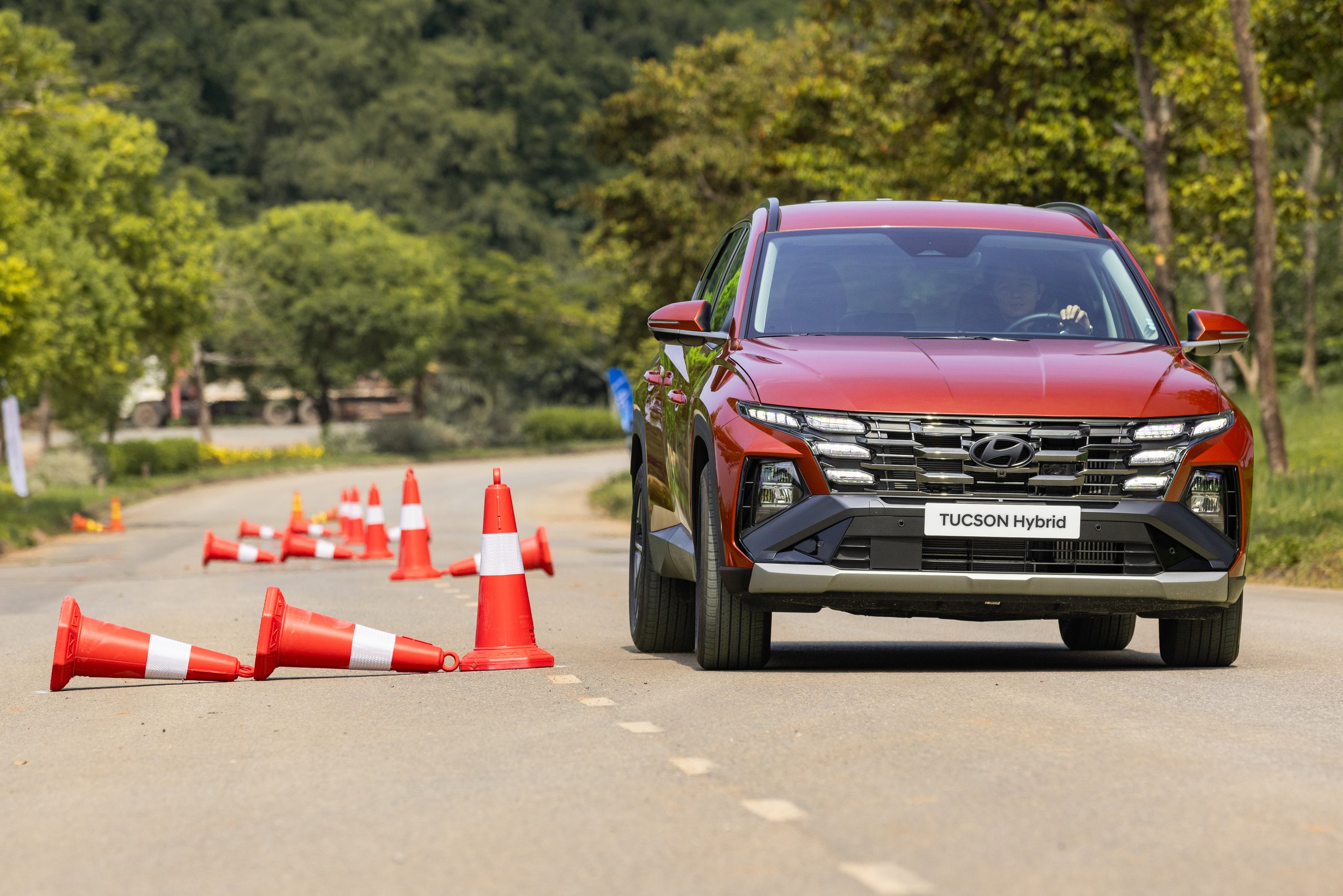 Hyundai thử nghiệm Tucson, Palisade hybrid trước ngày ra mắt - Ảnh 4.