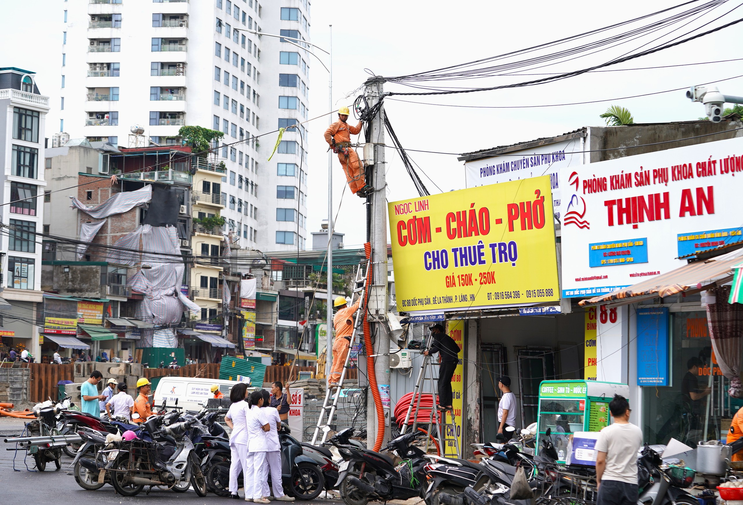 V&agrave;nh đai 1 đoạn Ho&agrave;ng Cầu- Voi Phục tăng tốc về đ&iacute;ch trước 2/9 - Ảnh 13.