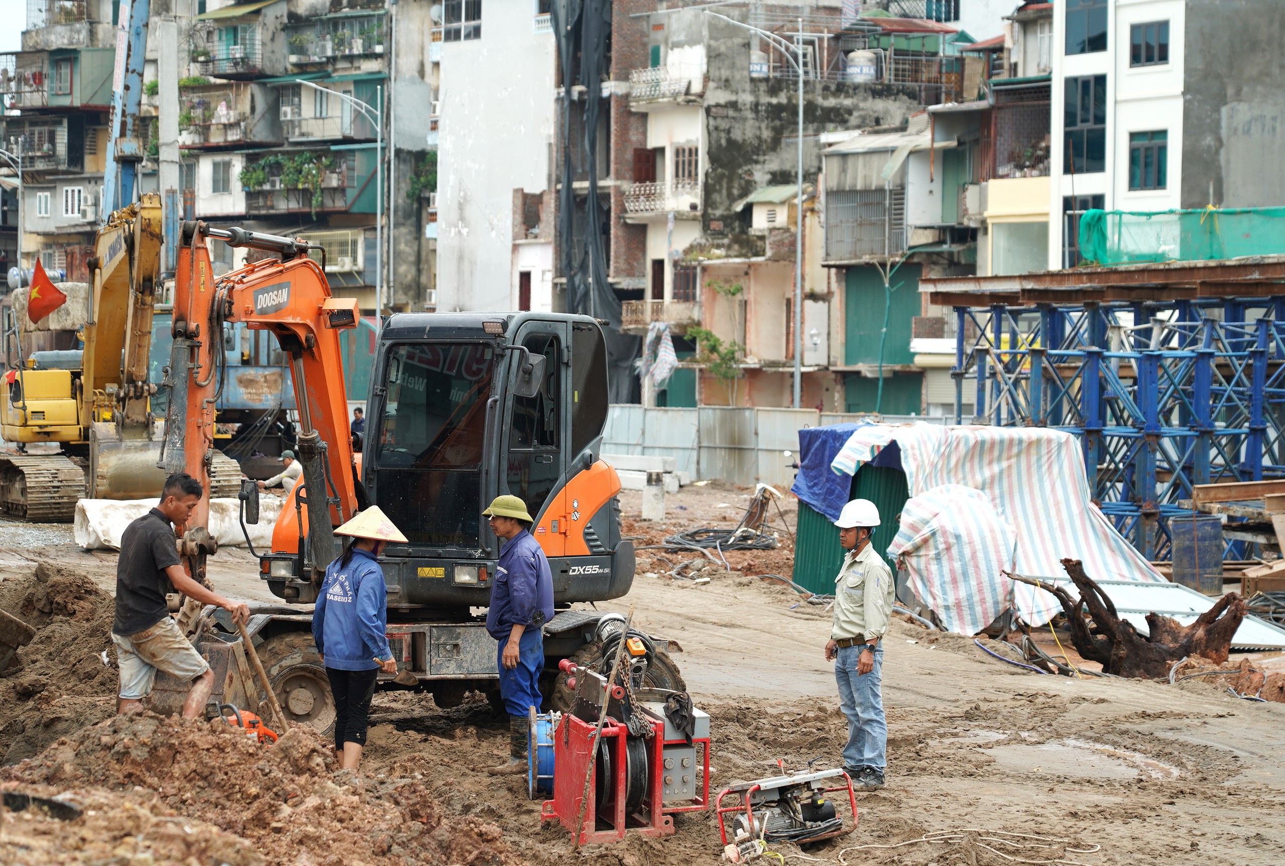 V&agrave;nh đai 1 đoạn Ho&agrave;ng Cầu- Voi Phục tăng tốc về đ&iacute;ch trước 2/9 - Ảnh 17.