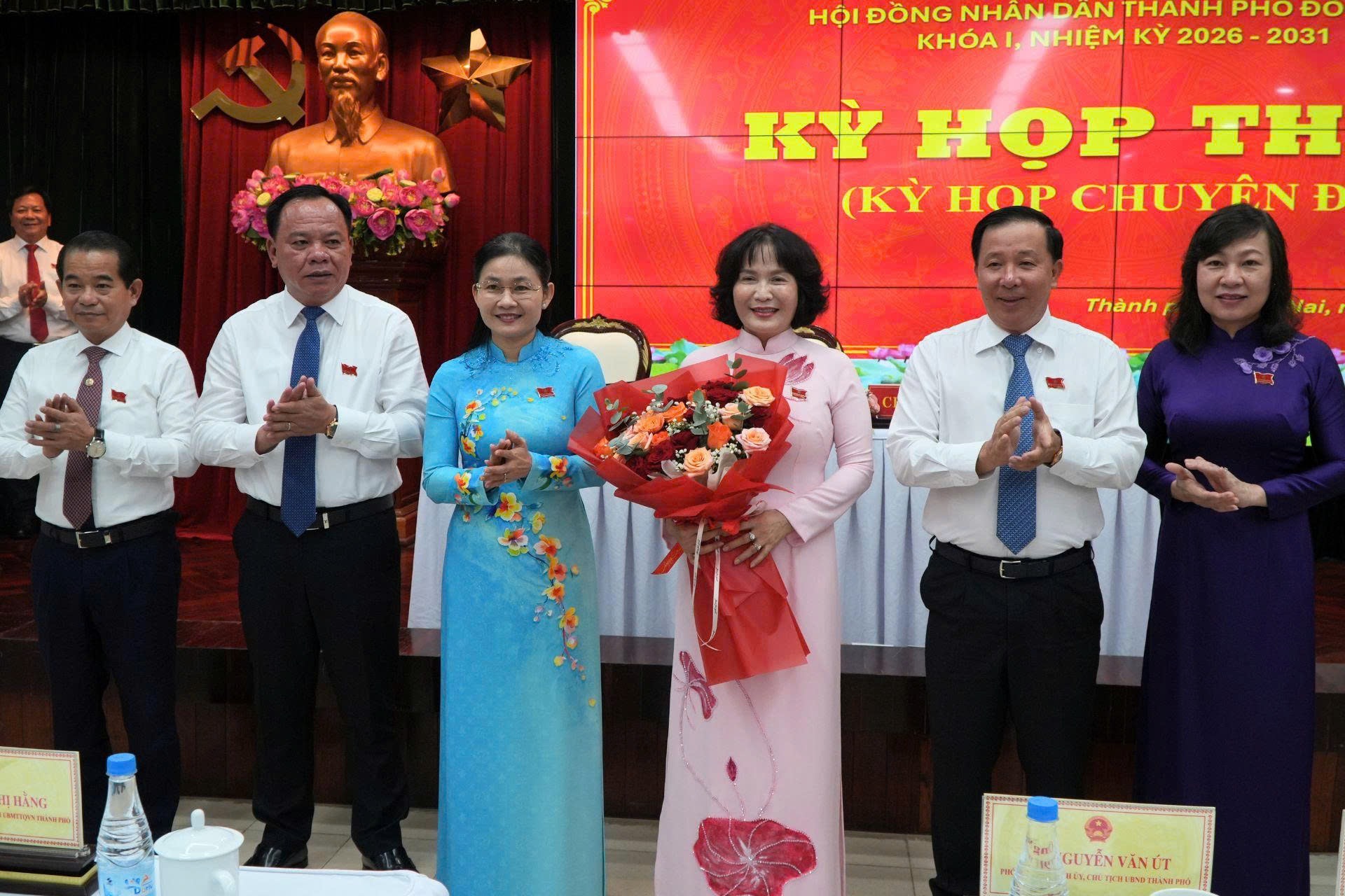 B&agrave; Nguyễn Thị C&aacute;t Ti&ecirc;n giữ chức Ph&oacute; Chủ tịch UBND TP Đồng Nai - Ảnh 1.