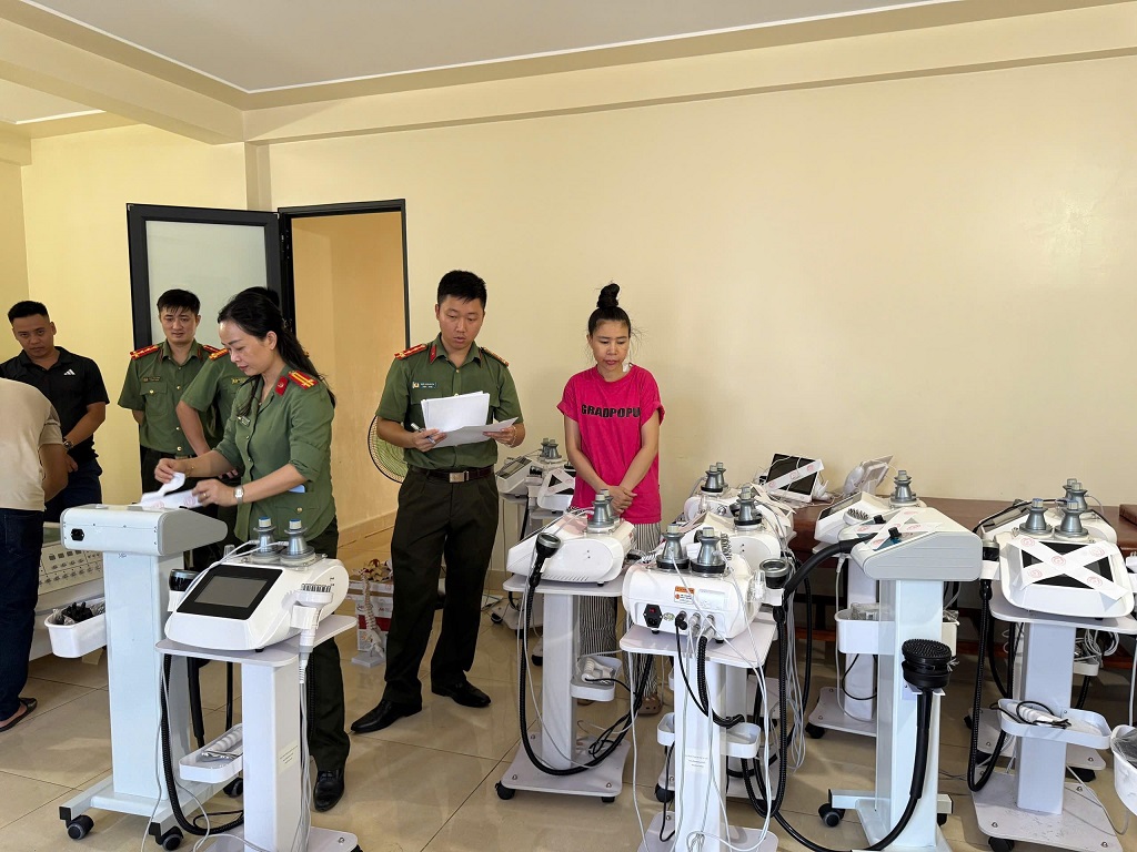 Nghệ An: Triệt ph&aacute; đường d&acirc;y lừa đảo kh&aacute;m, điều trị xương khớp, chiếm đoạt hơn 9 tỷ đồng - Ảnh 5.
