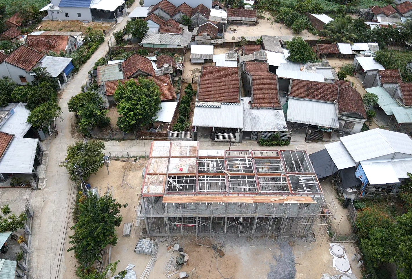 Đắk Lắk dựng 100 “điểm tựa” an toàn cho người dân vùng lũ - Ảnh 16.