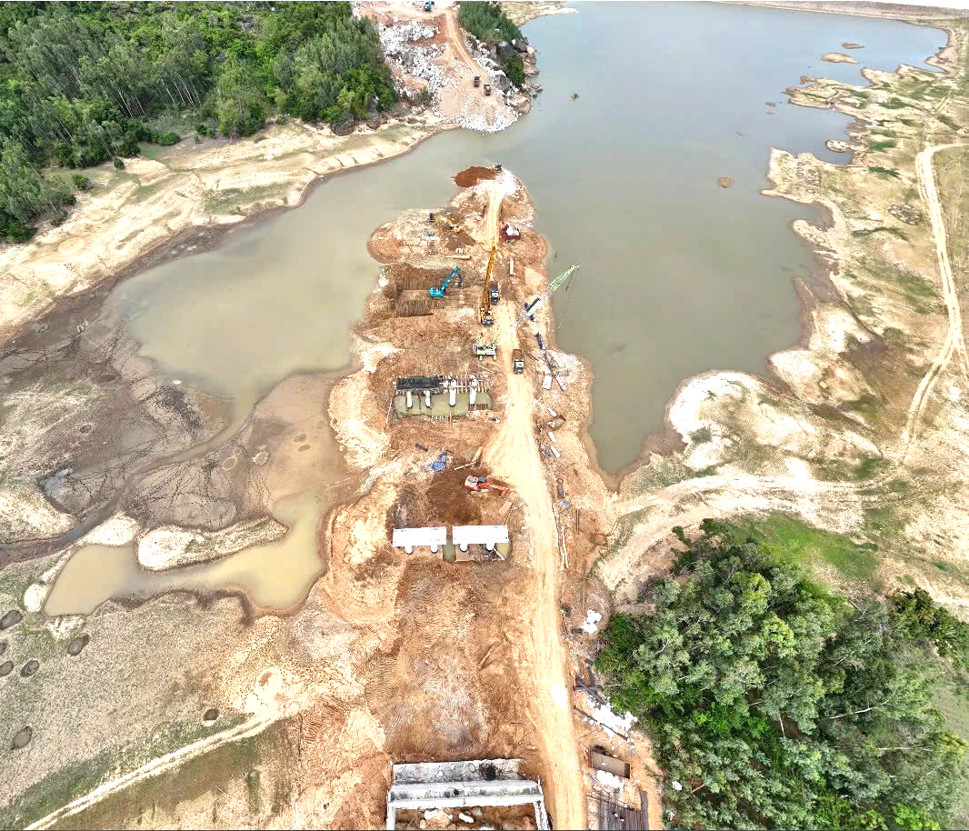 Gia Lai đẩy nhanh thi c&ocirc;ng đường kết nối cao tốc Bắc - Nam về bến cảng Ph&ugrave; Mỹ - Ảnh 1.