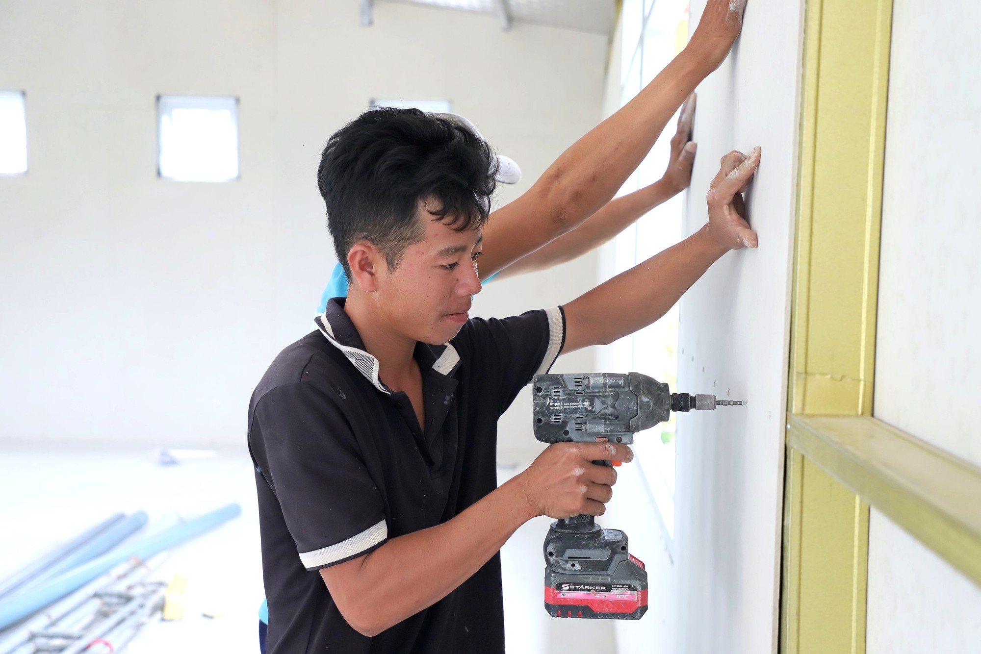 Đắk Lắk dựng 100 “điểm tựa” an toàn cho người dân vùng lũ - Ảnh 6.
