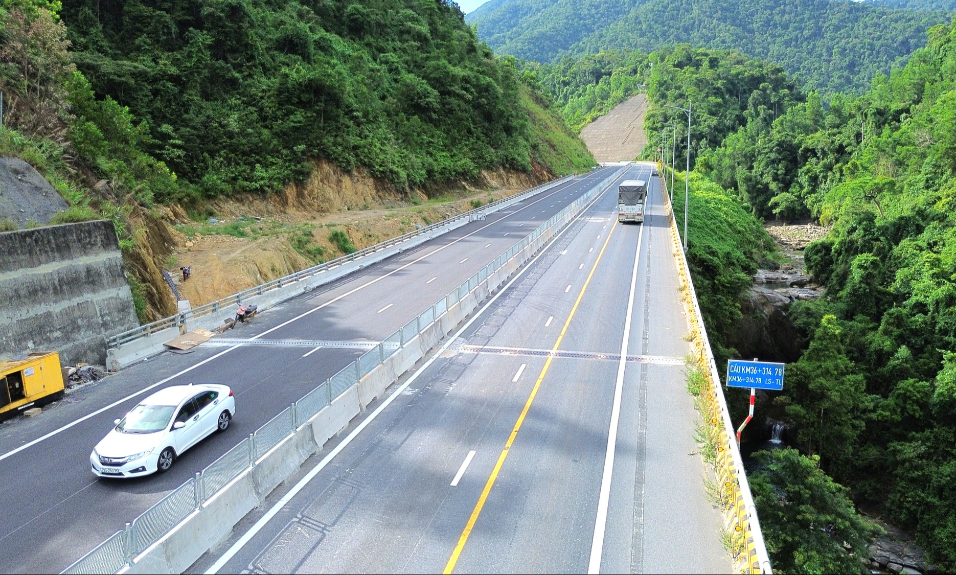 Cao tốc La Sơn - Hòa Liên sẵn sàng thông tuyến chính - Ảnh 7.