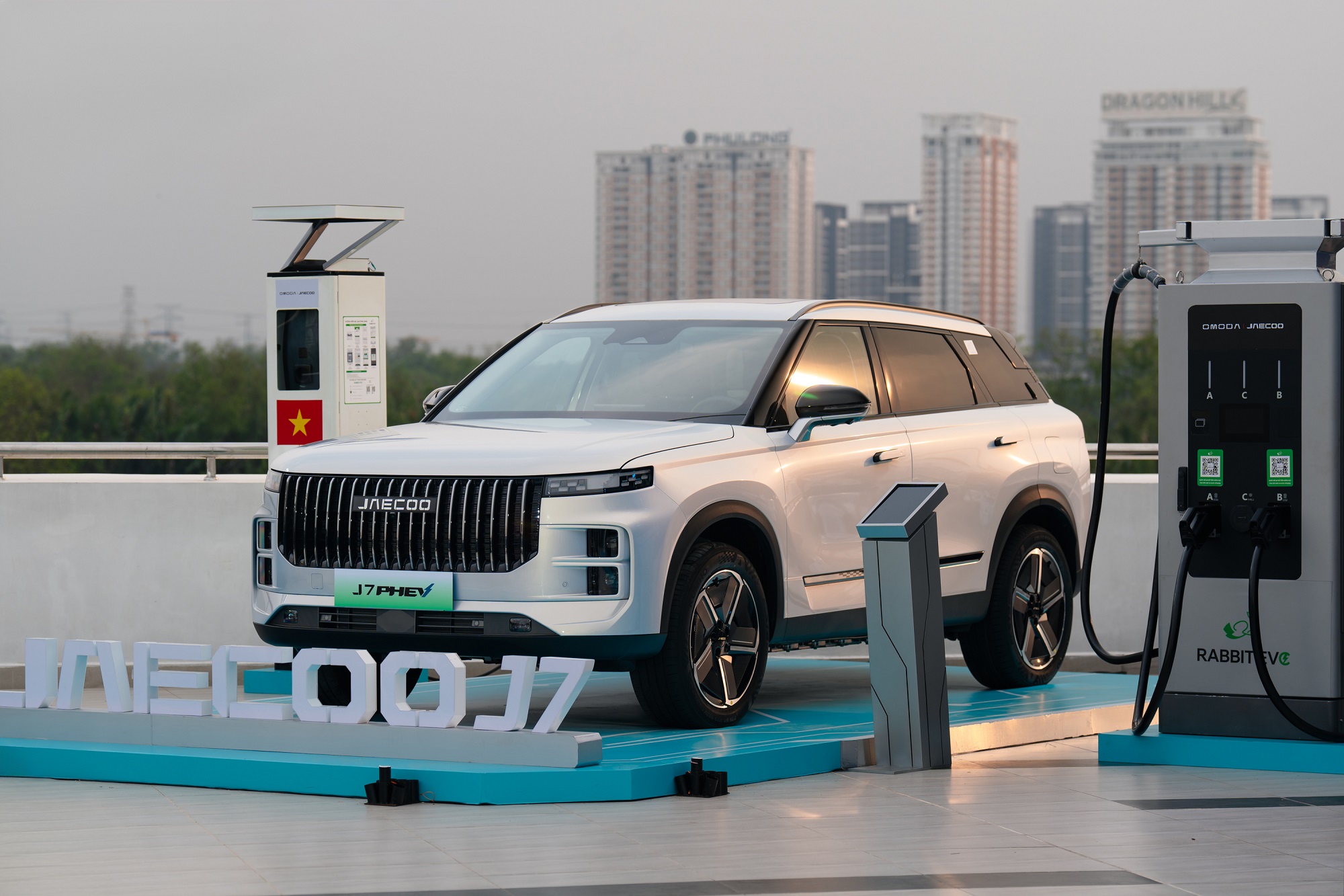 Những mẫu xe PHEV 2026 chạy hàng trăm cây số bằng xe điện sạc ngòai - Ảnh 5.