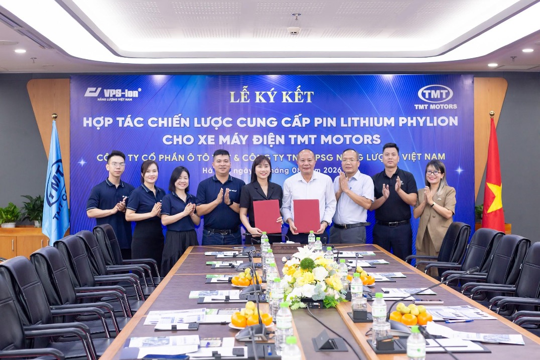 TMT Motors hợp tác cung cấp pin xe máy điện với PSG Năng lượng Việt Nam - Ảnh 1.