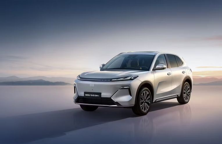 Những mẫu xe PHEV 2026 chạy hàng trăm cây số bằng xe điện sạc ngòai - Ảnh 2.