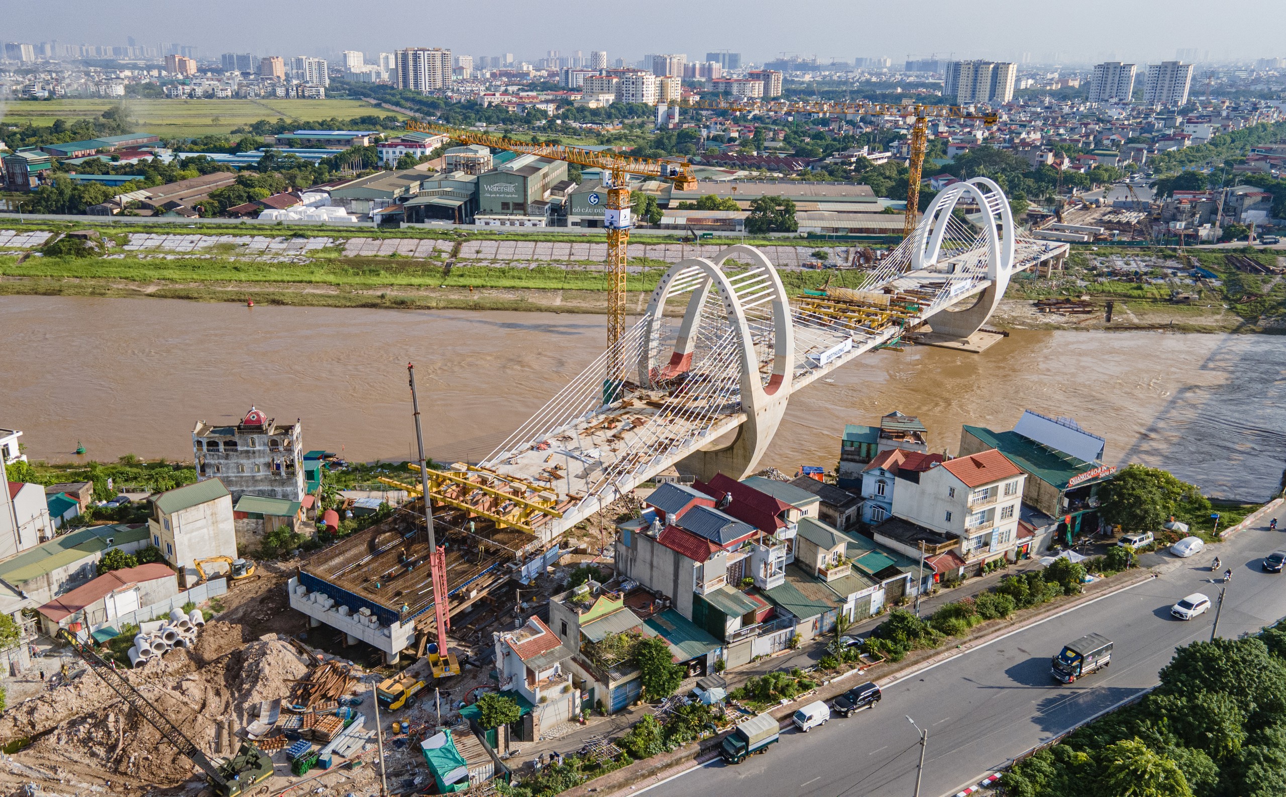 Dự &aacute;n cầu Đuống: Sẽ hợp long trước 10/9 nhưng vẫn vướng mặt bằng thi c&ocirc;ng - Ảnh 3.