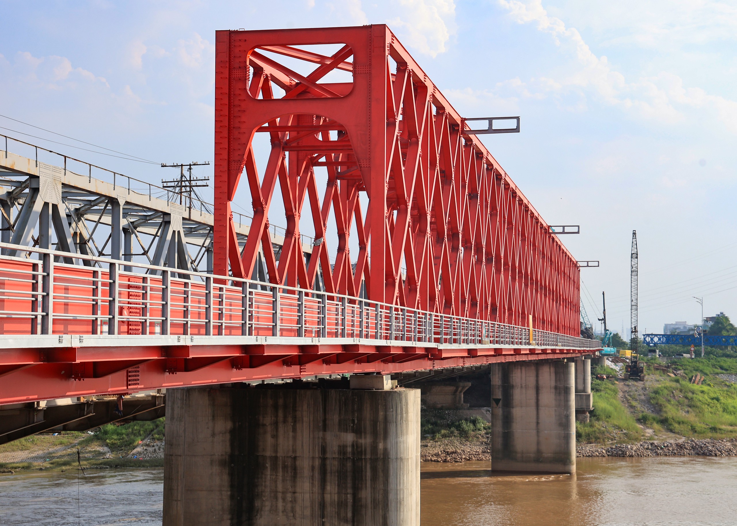 Dự &aacute;n cầu Đuống: Sẽ hợp long trước 10/9 nhưng vẫn vướng mặt bằng thi c&ocirc;ng - Ảnh 12.