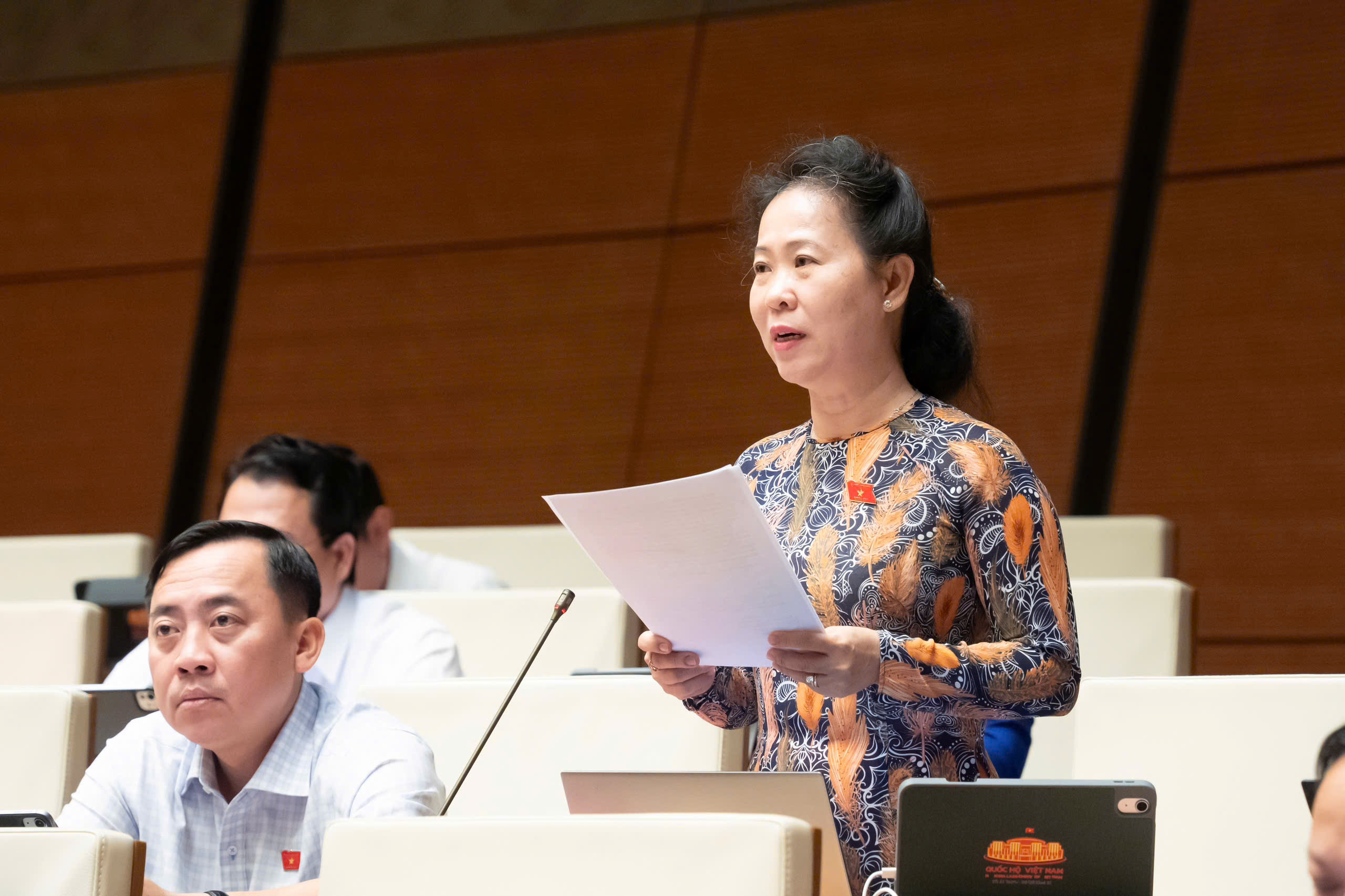 Đề nghị bỏ tự chủ t&agrave;i ch&iacute;nh bệnh viện cơ sở, giải b&agrave;i to&aacute;n tiền lương cho c&aacute;n bộ y tế - Ảnh 3.