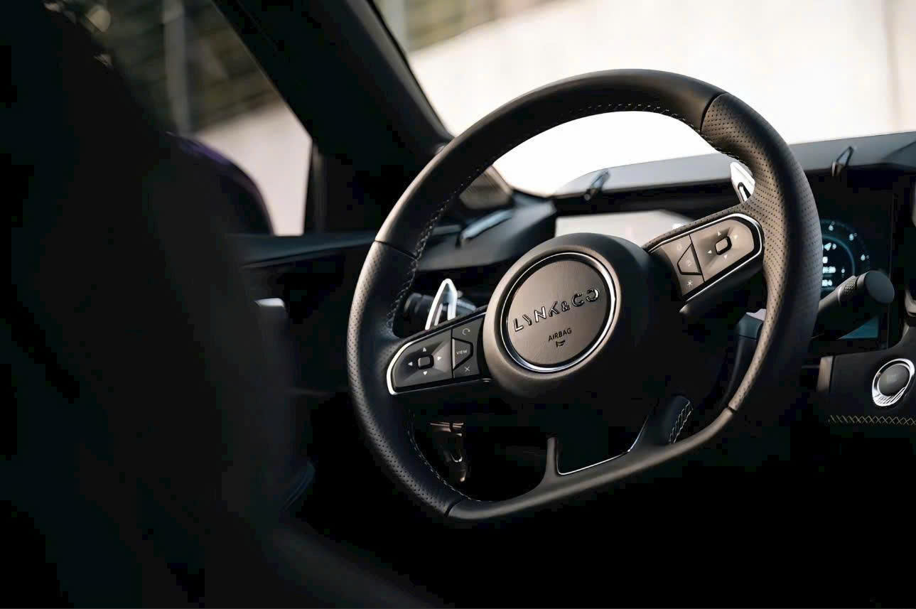 Lynk & Co 03 và Hyundai Elantra: Hai sedan hạng C khác biệt thế nào? - Ảnh 8.