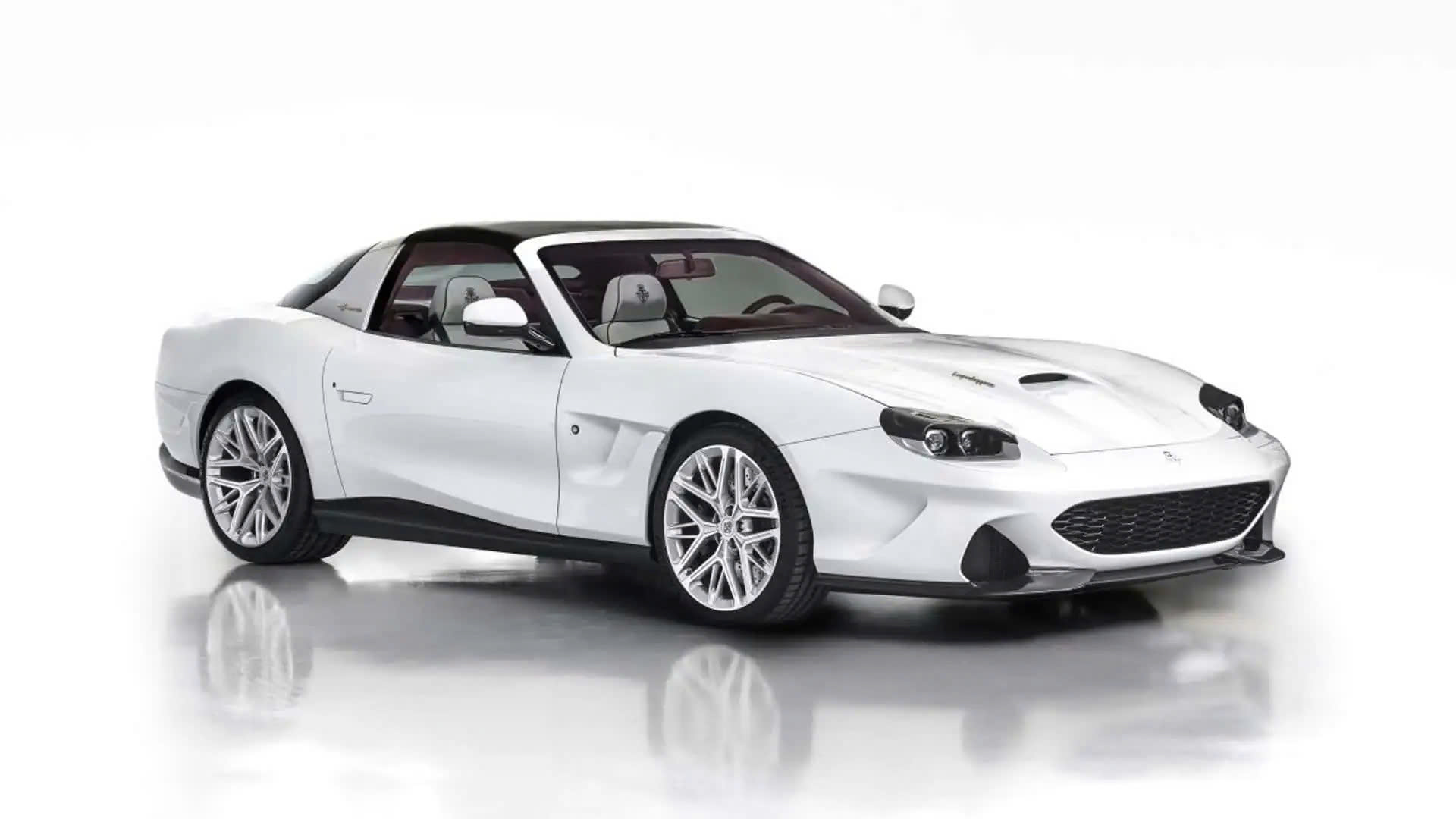 Ferrari 550 mui trần hồi sinh, dùng V12 và số sàn - Ảnh 2.