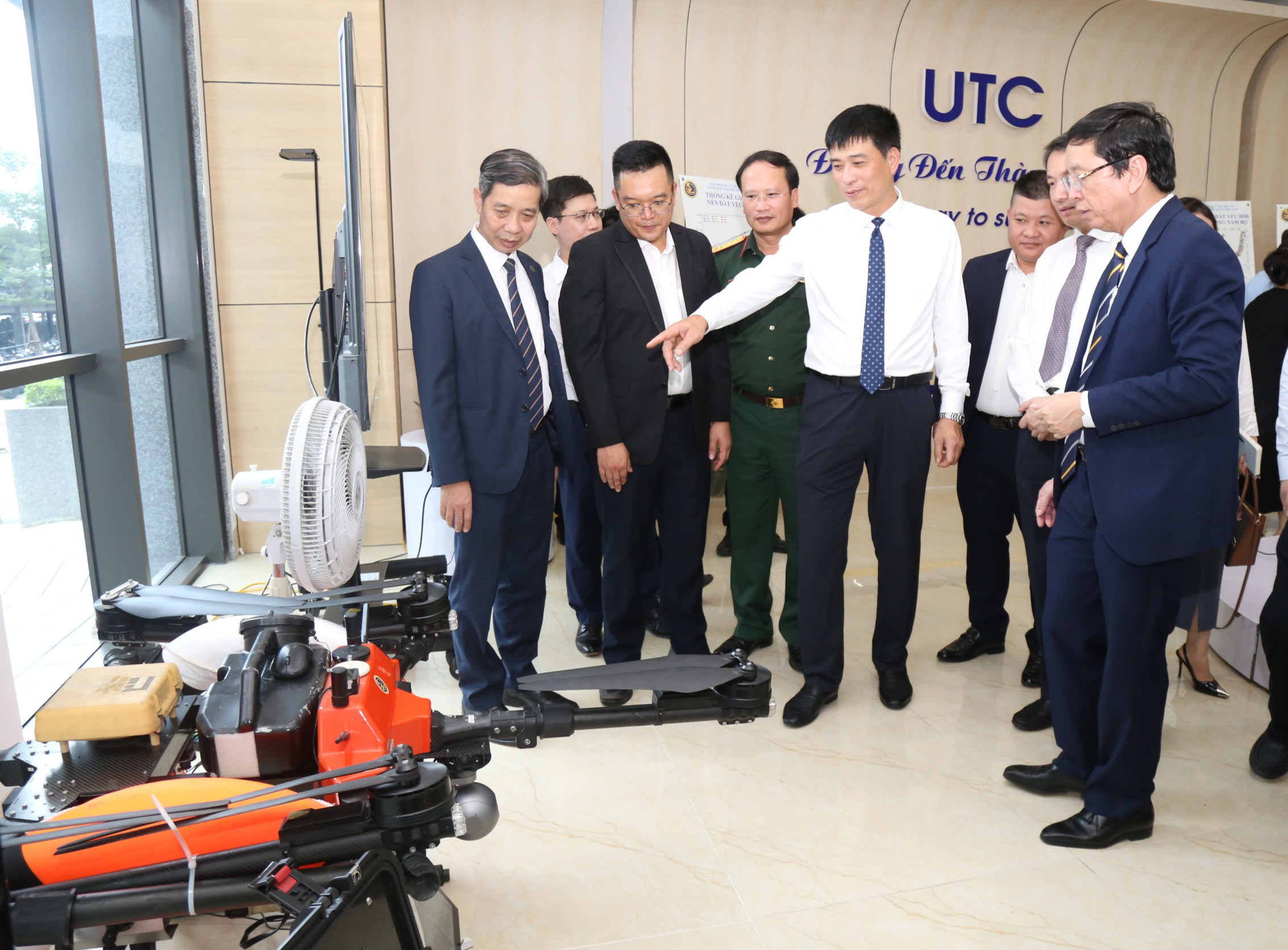 Thứ trưởng Phạm Minh H&agrave;: Khoa học phải giải được b&agrave;i to&aacute;n thực tiễn - Ảnh 1.