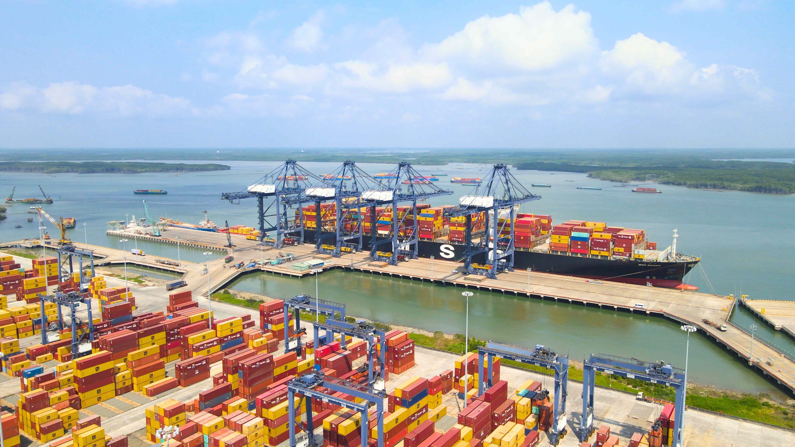 Hướng tới chuẩn h&oacute;a "cảng xanh", tạo thước đo mới cho năng lực cạnh tranh ng&agrave;nh h&agrave;ng hải - Ảnh 1.