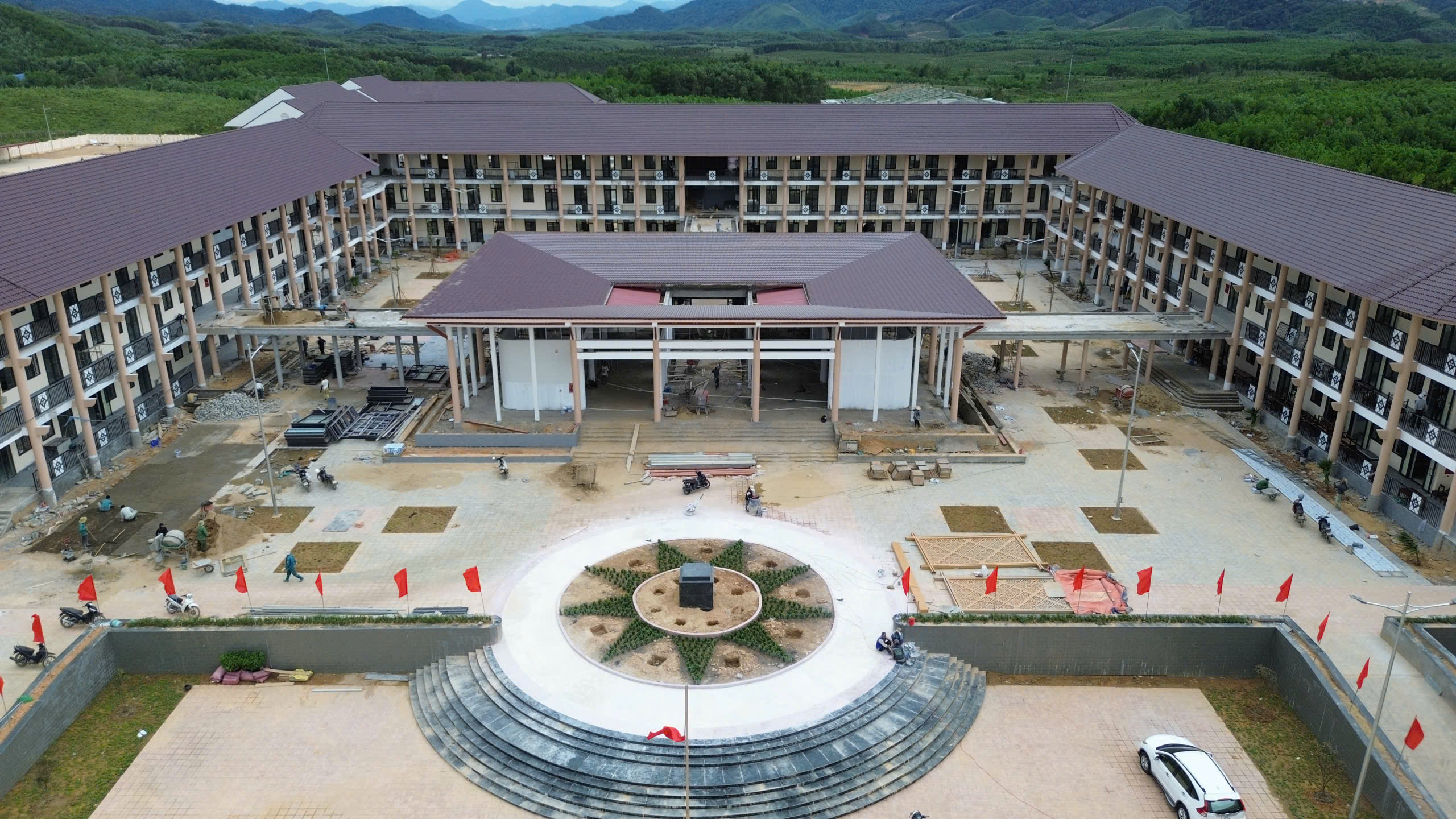 Trường nội trú liên cấp ở Huế sẵn sàng đón học sinh tựu trường - Ảnh 1.