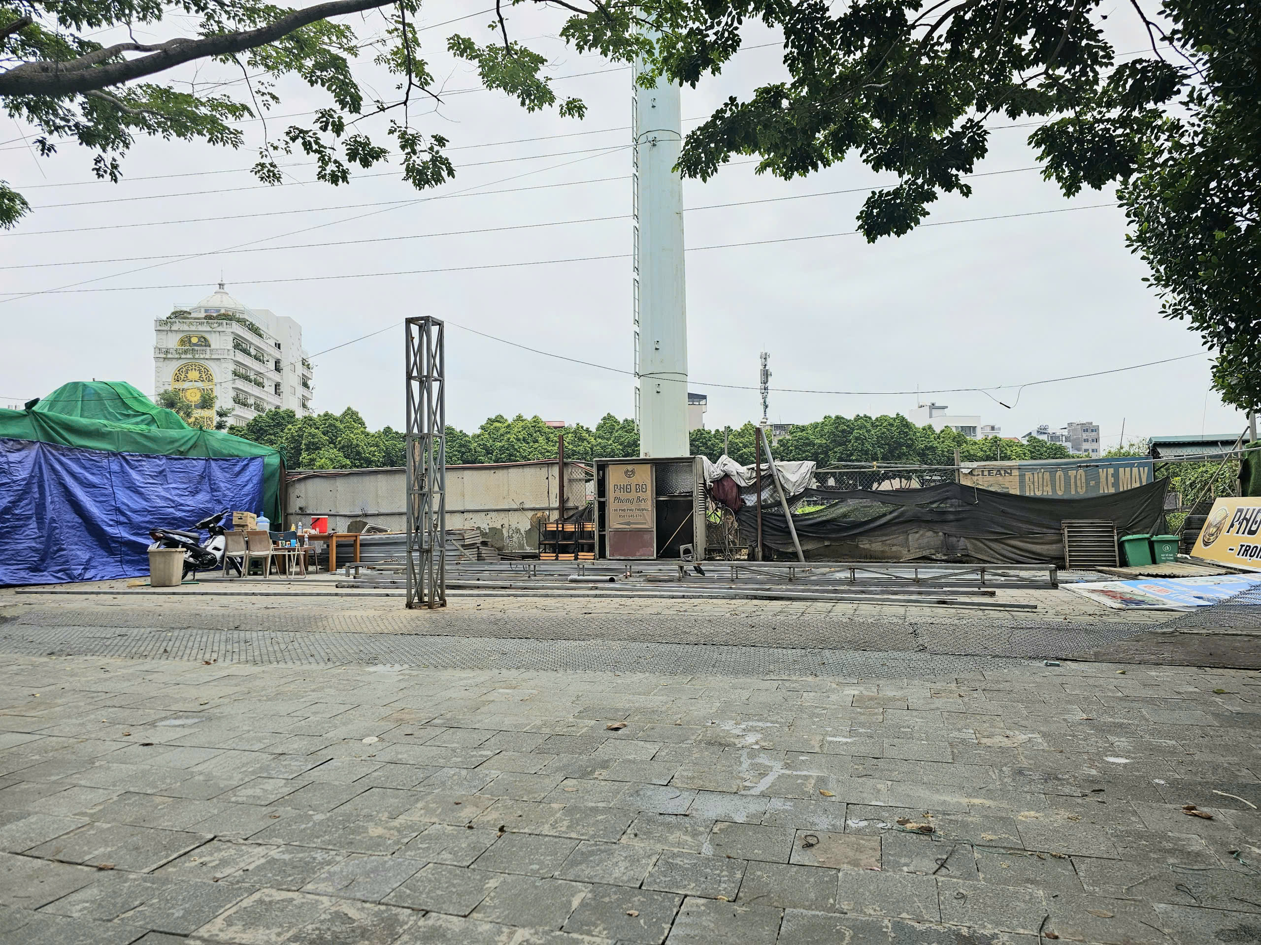 H&agrave; Nội: Phường Ph&uacute; Thượng cưỡng chế 74 trường hợp vi phạm đất đai  - Ảnh 8.