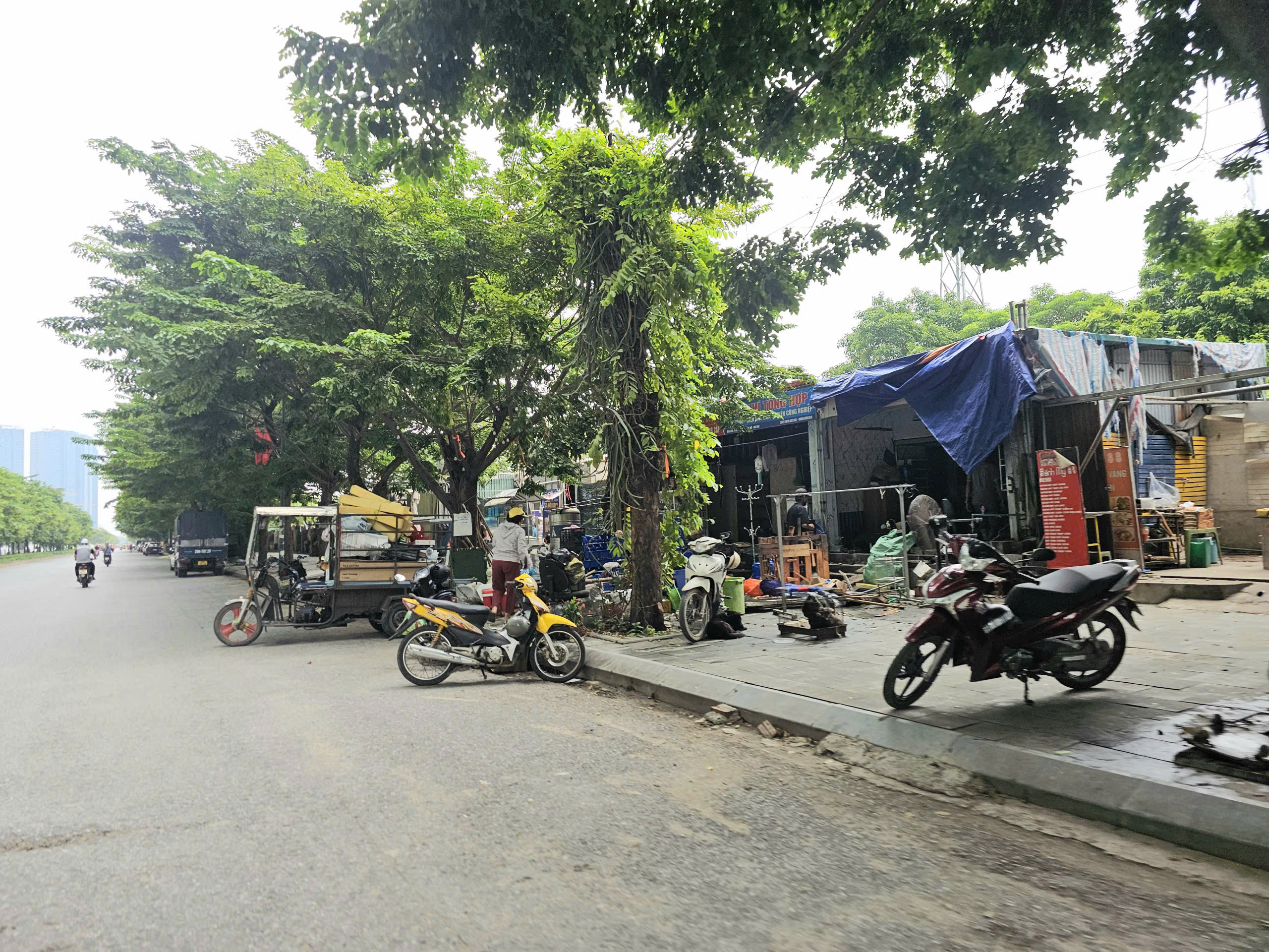 H&agrave; Nội: Phường Ph&uacute; Thượng cưỡng chế 74 trường hợp vi phạm đất đai  - Ảnh 7.
