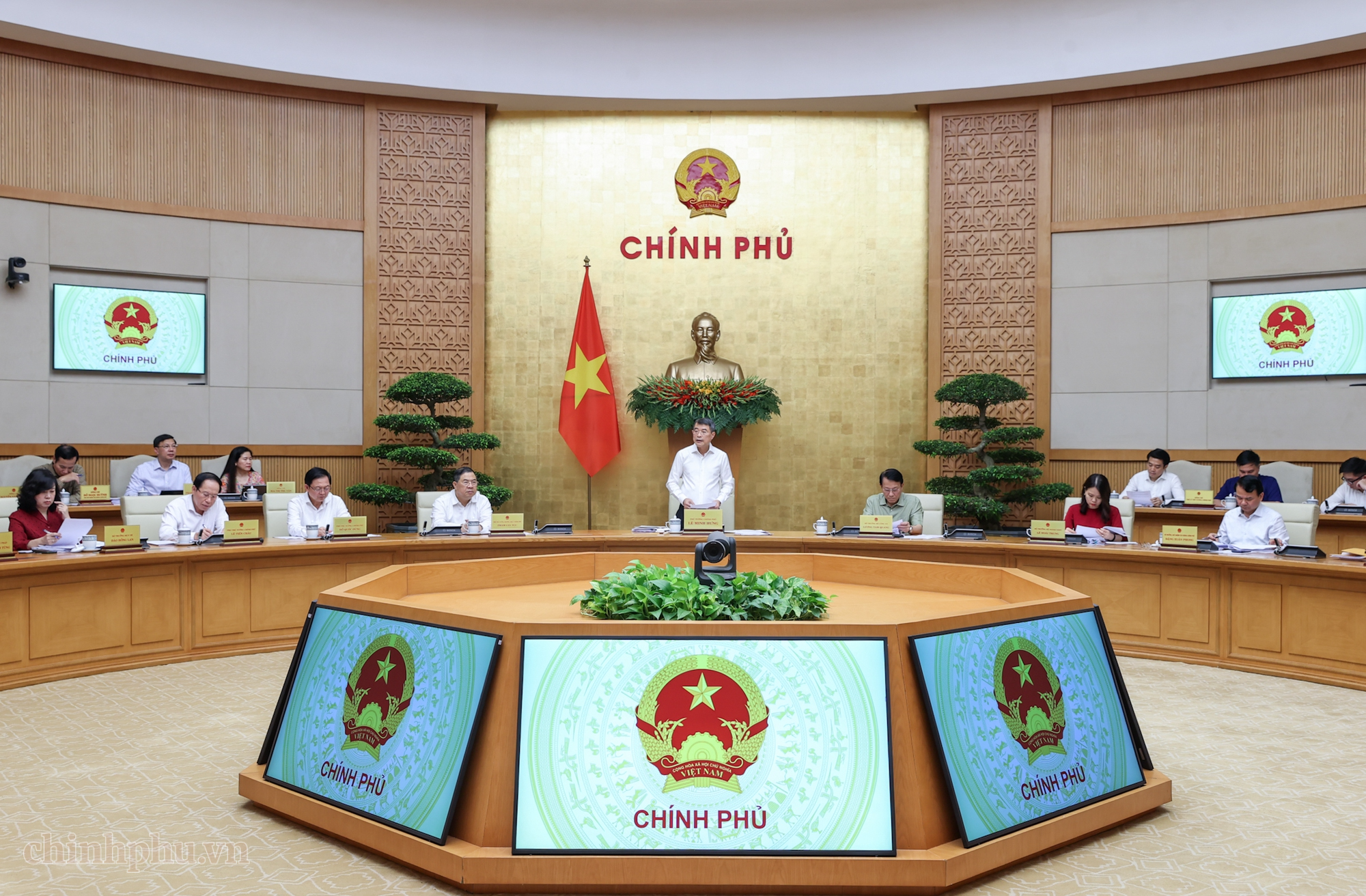 Thủ tướng L&ecirc; Minh Hưng: Khẩn trương ho&agrave;n thiện 11 dự &aacute;n luật chuẩn bị tr&igrave;nh Quốc hội - Ảnh 1.