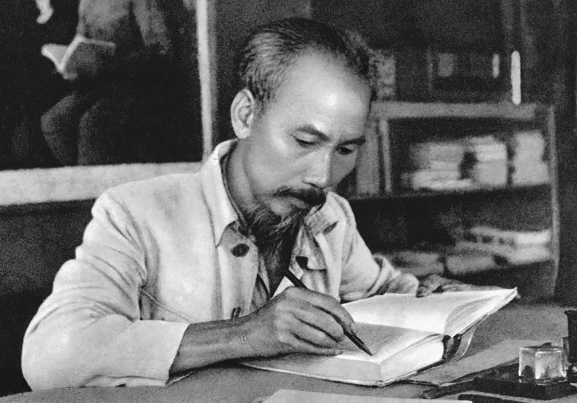 X&acirc;y đất nước h&ugrave;ng cường bằng bản lĩnh, tr&iacute; tuệ Việt Nam - Ảnh 1.
