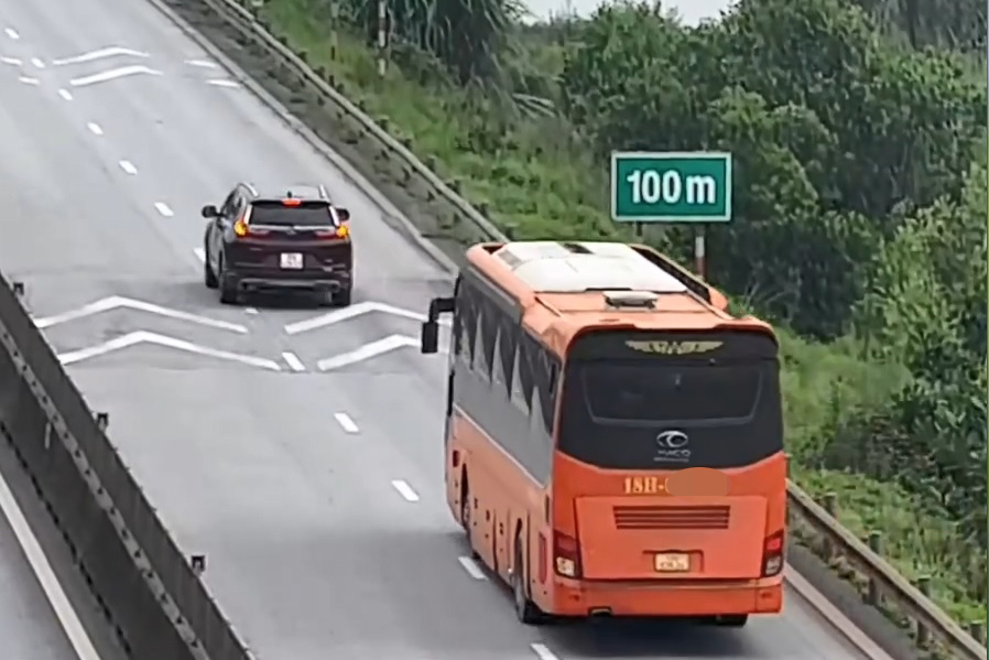 "Chứng cứ điện tử" gi&uacute;p CSGT ph&aacute;t hiện xe kh&ocirc;ng giữ khoảng c&aacute;ch an to&agrave;n tr&ecirc;n cao tốc - Ảnh 9.