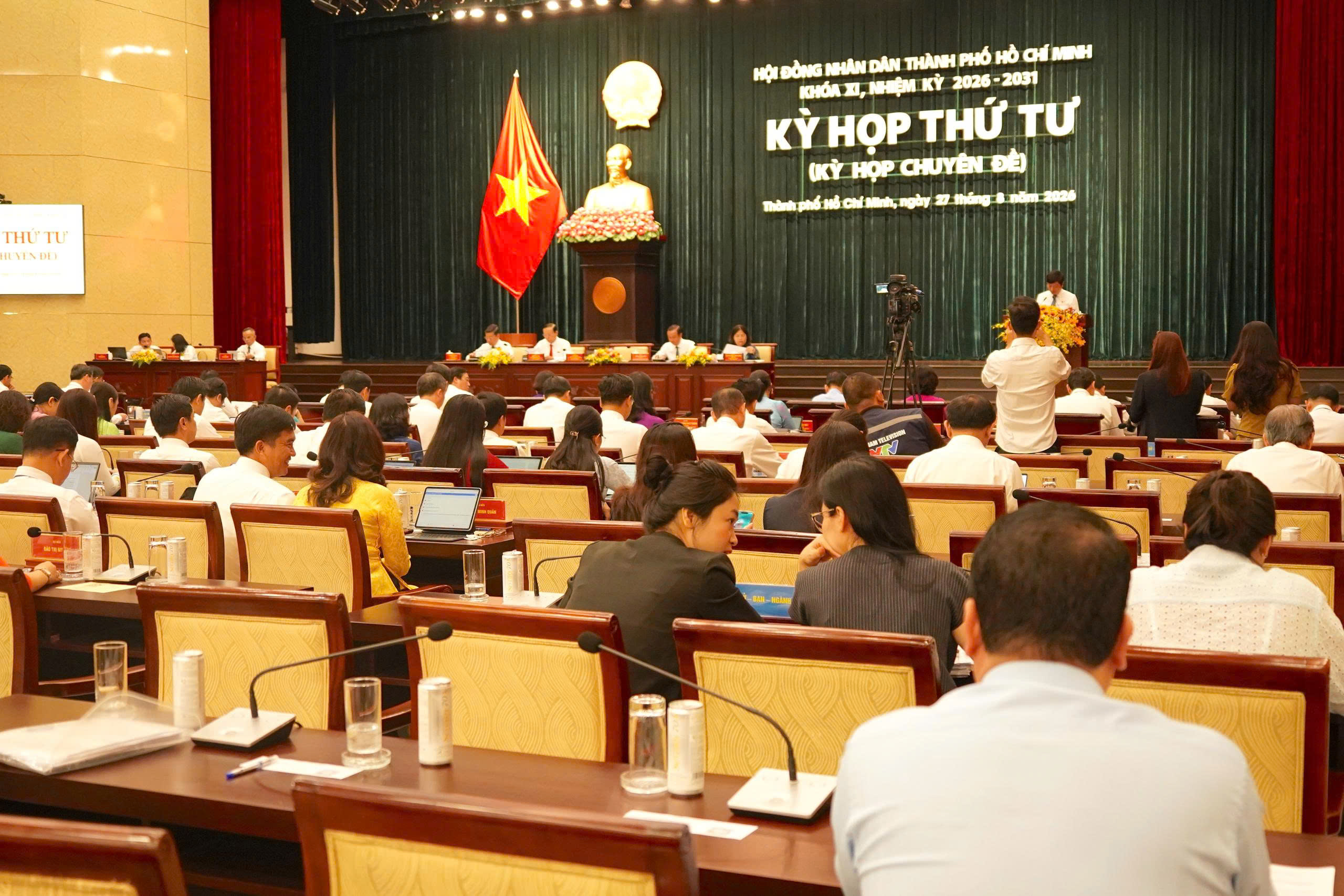 TP.HCM xem xét loạt cơ chế về đất đai, đầu tư, hạ tầng đô thị - Ảnh 2.