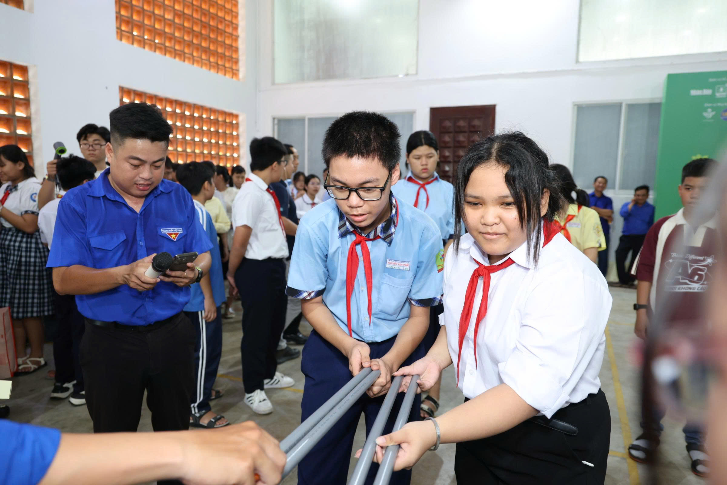 Tiếp sức đến trường cho con em c&ocirc;ng nh&acirc;n x&acirc;y dựng, m&ocirc;i trường - Ảnh 3.