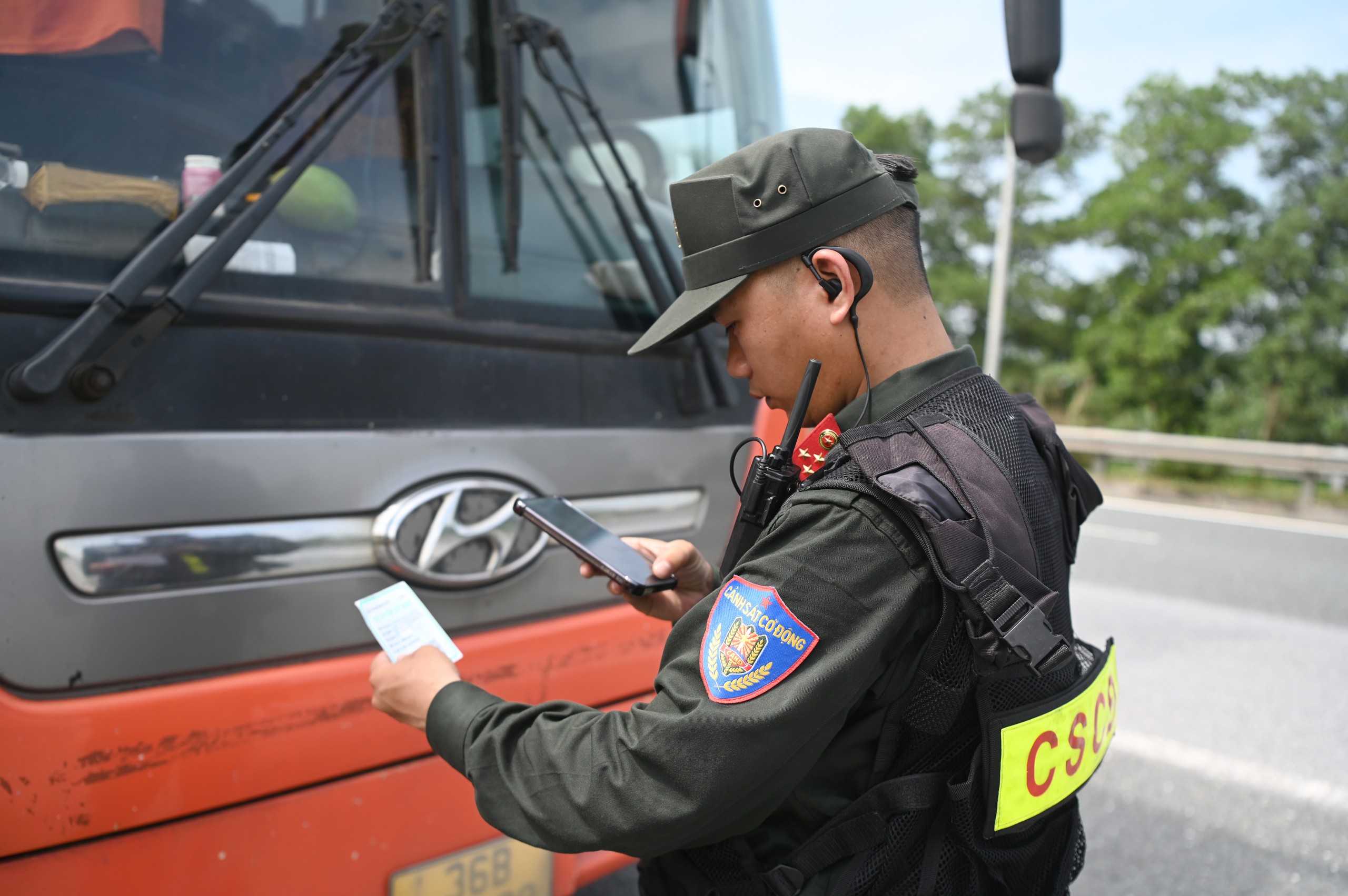"Chứng cứ điện tử" gi&uacute;p CSGT ph&aacute;t hiện xe kh&ocirc;ng giữ khoảng c&aacute;ch an to&agrave;n tr&ecirc;n cao tốc - Ảnh 10.