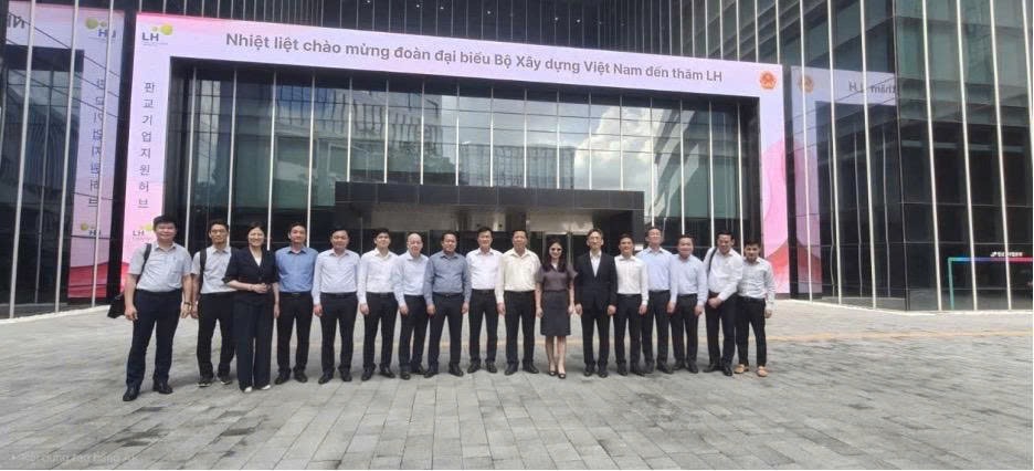 Bộ X&acirc;y dựng th&uacute;c đẩy hợp t&aacute;c với H&agrave;n Quốc về nh&agrave; ở x&atilde; hội v&agrave; đ&ocirc; thị th&ocirc;ng minh - Ảnh 4.