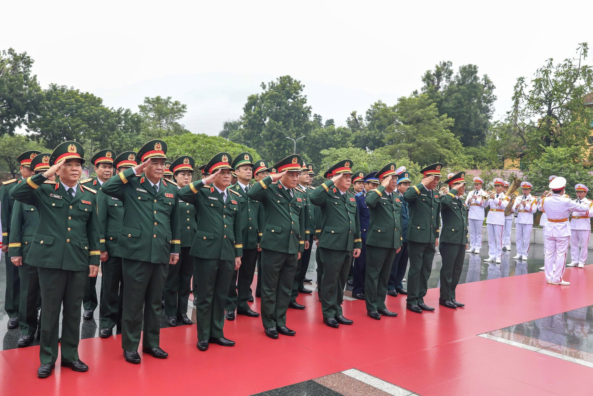 81 năm Quốc kh&aacute;nh: L&atilde;nh đạo Đảng, Nh&agrave; nước v&agrave;o Lăng viếng Chủ tịch Hồ Ch&iacute; Minh - Ảnh 9.