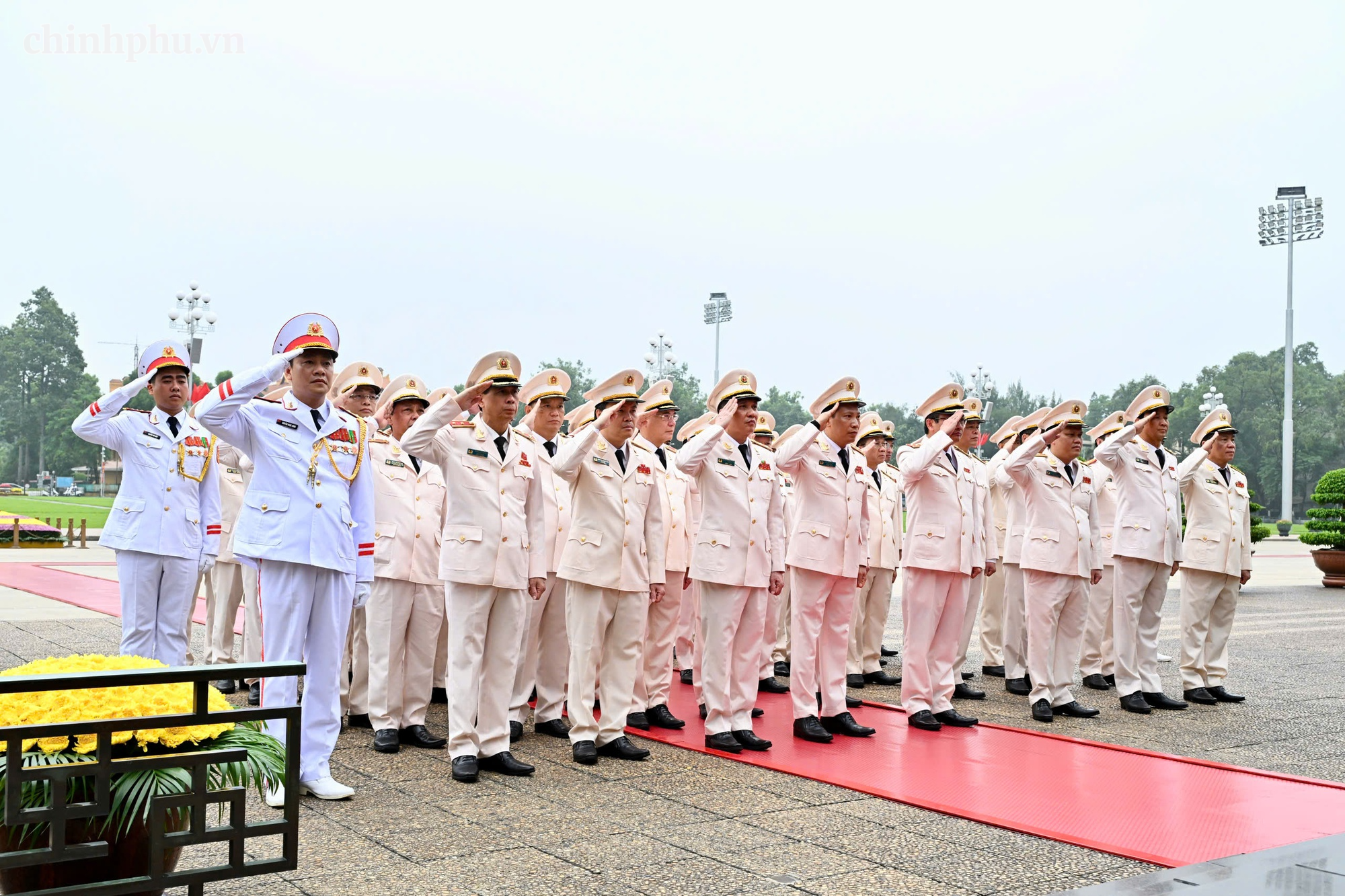 81 năm Quốc kh&aacute;nh: L&atilde;nh đạo Đảng, Nh&agrave; nước v&agrave;o Lăng viếng Chủ tịch Hồ Ch&iacute; Minh - Ảnh 5.