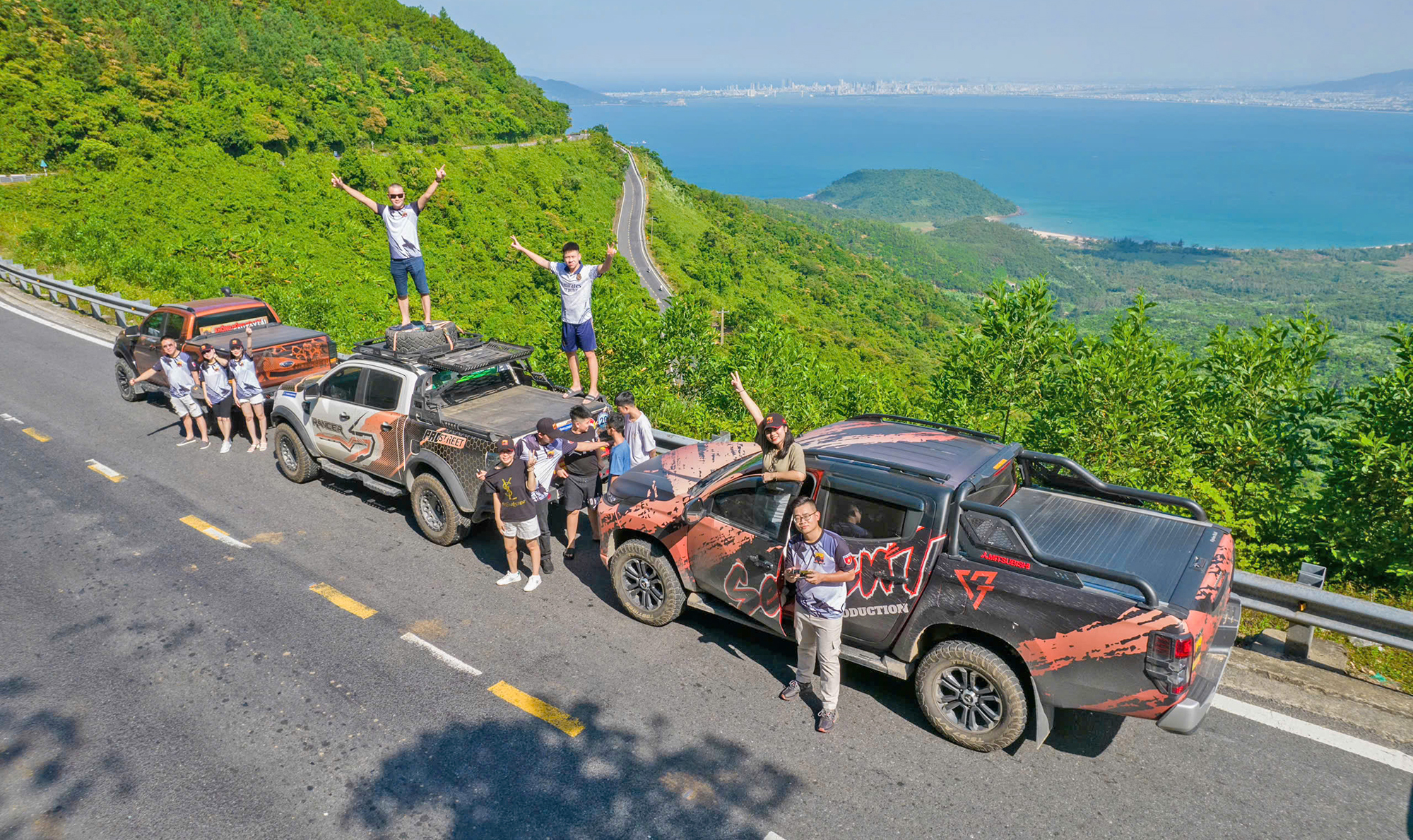 Hành trình xuyên Việt không đo bằng số km - Ảnh 1.