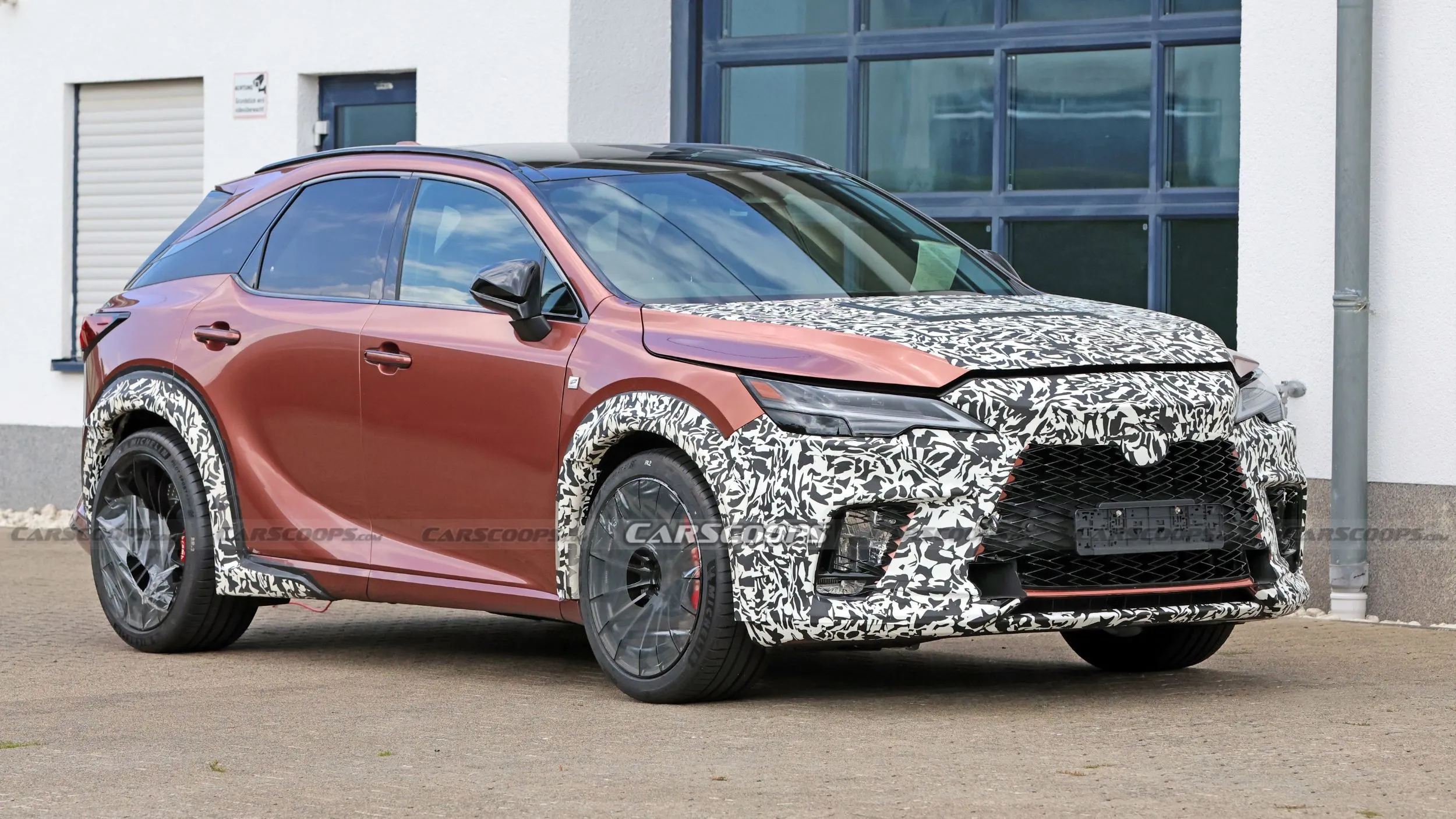 Lexus phát triển mẫu RX Morizo RR cạnh tranh BMW X5 - Ảnh 1.