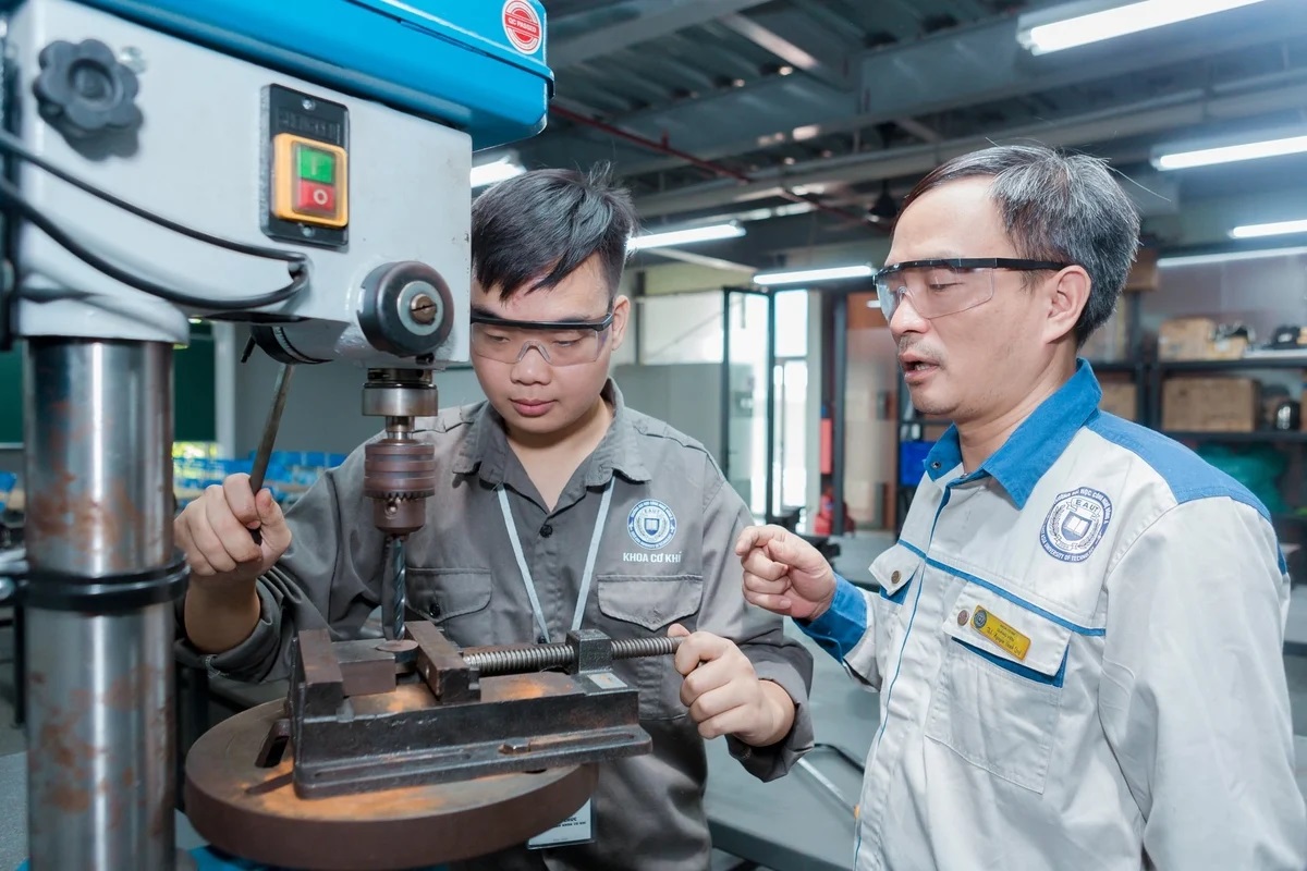 EAUT giảm 50 % học ph&iacute; cho qu&acirc;n nh&acirc;n xuất ngũ năm 2026 tại Cơ sở Bắc Ninh - Ảnh 2.