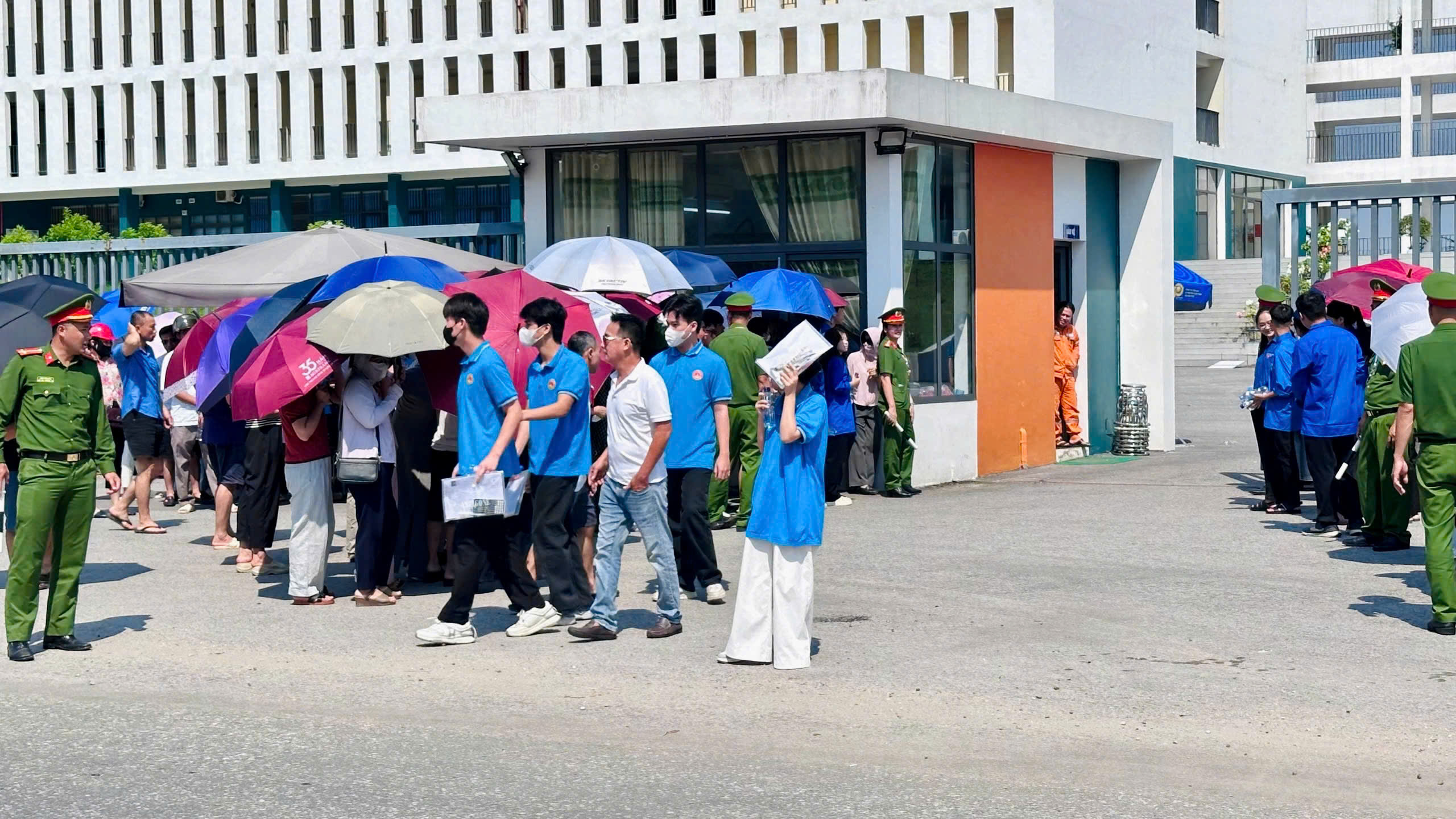 Sự cố Tuyên Quang và bài toán bịt “lỗ hổng” trong tổ chức thi - Ảnh 2.