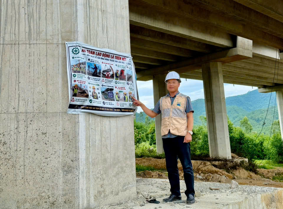 L&agrave;m xuy&ecirc;n lễ để sớm giải toả n&uacute;t thắt tr&ecirc;n cao tốc Diễn Ch&acirc;u &ndash; B&atilde;i Vọt - Ảnh 23.