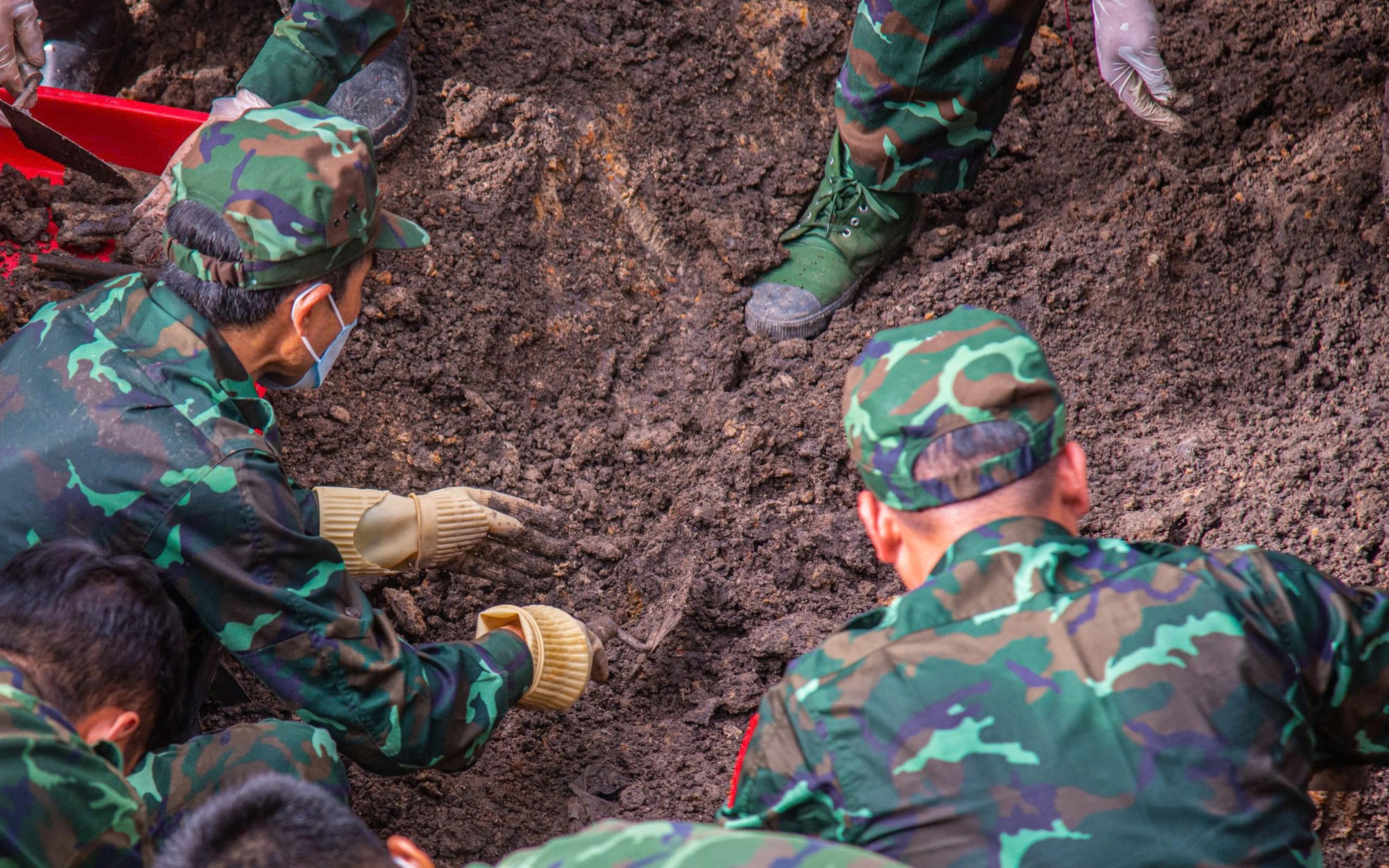 Từ nhiều manh mối, tiếp tục mở rộng khu vực t&igrave;m kiếm h&agrave;i cốt liệt sĩ tại Đồng Nai - Ảnh 5.