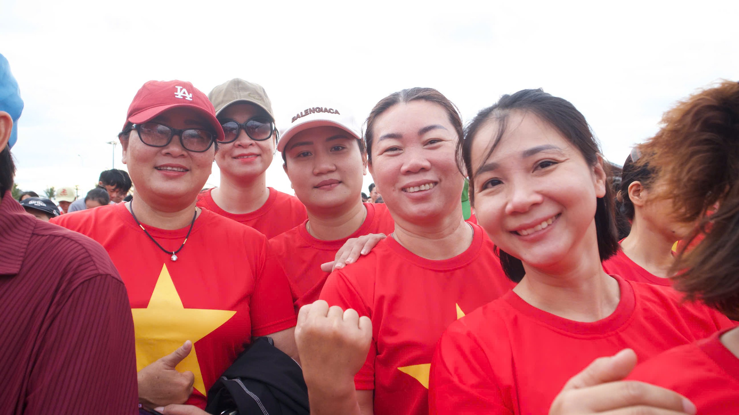 Hơn 9.000 người dân Gia Lai sôi nổi hưởng ứng "Đi bộ cùng Việt Nam tiến bước" - Ảnh 3.