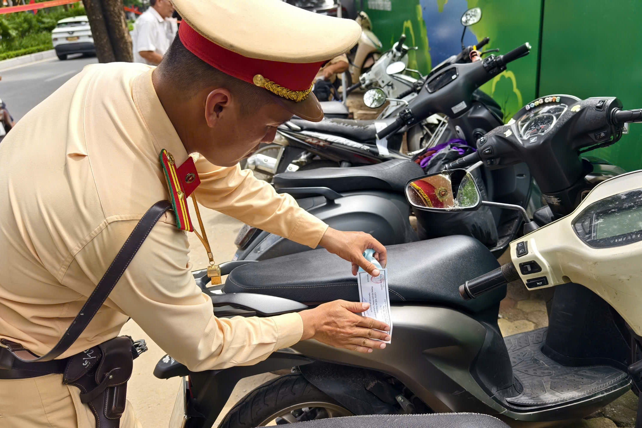 Hà Nội: Nhiều thanh, thiếu niên bị tạm giữ xe sau bữa ăn nhậu ngày nghỉ lễ 2/9 - Ảnh 14.