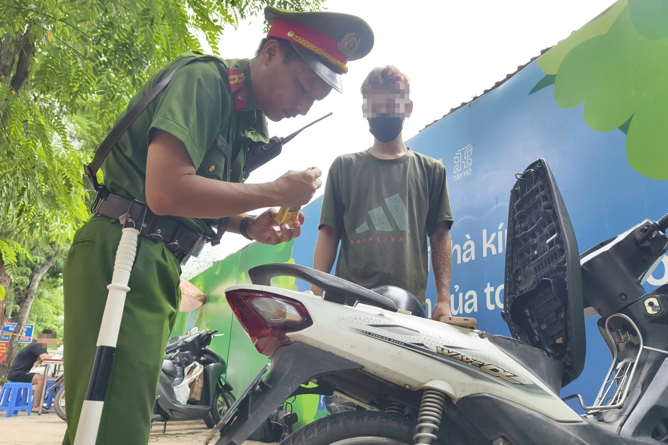 Hà Nội: Nhiều thanh, thiếu niên bị tạm giữ xe sau bữa ăn nhậu ngày nghỉ lễ 2/9 - Ảnh 8.