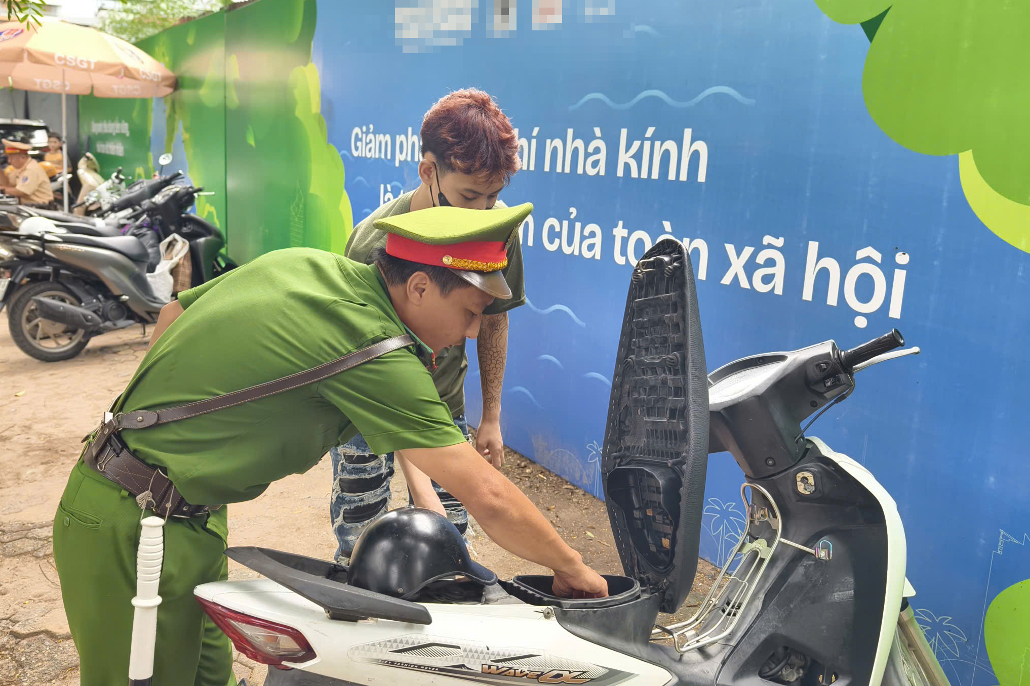 Hà Nội: Nhiều thanh, thiếu niên bị tạm giữ xe sau bữa ăn nhậu ngày nghỉ lễ 2/9 - Ảnh 7.