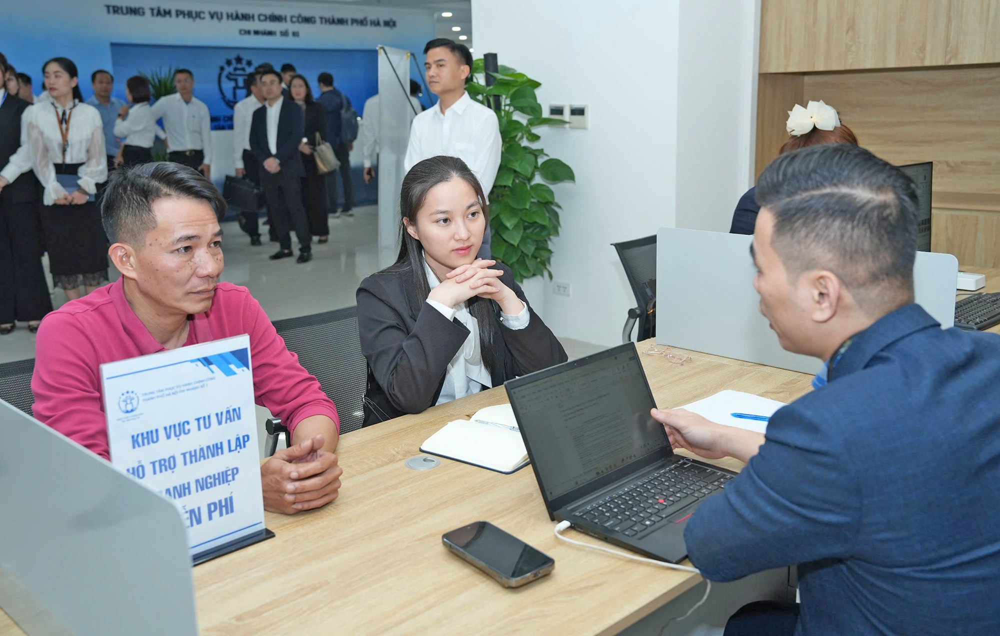 Bớt thủ tục, hướng đến người dân, doanh nghiệp - Ảnh 3.