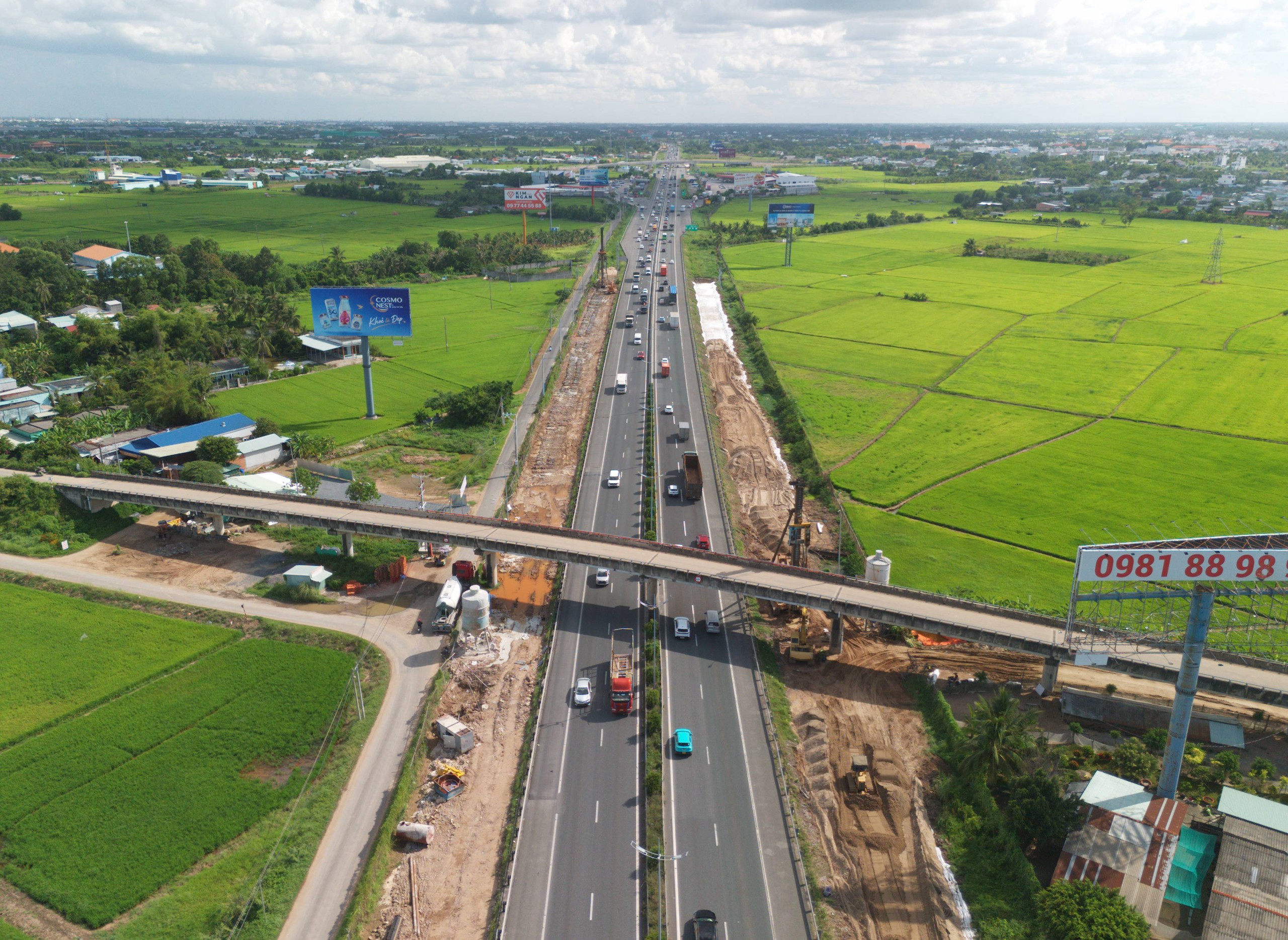 To&agrave;n cảnh c&ocirc;ng trường mở rộng cao tốc TP.HCM - Trung Lương - Mỹ Thuận - Ảnh 2.