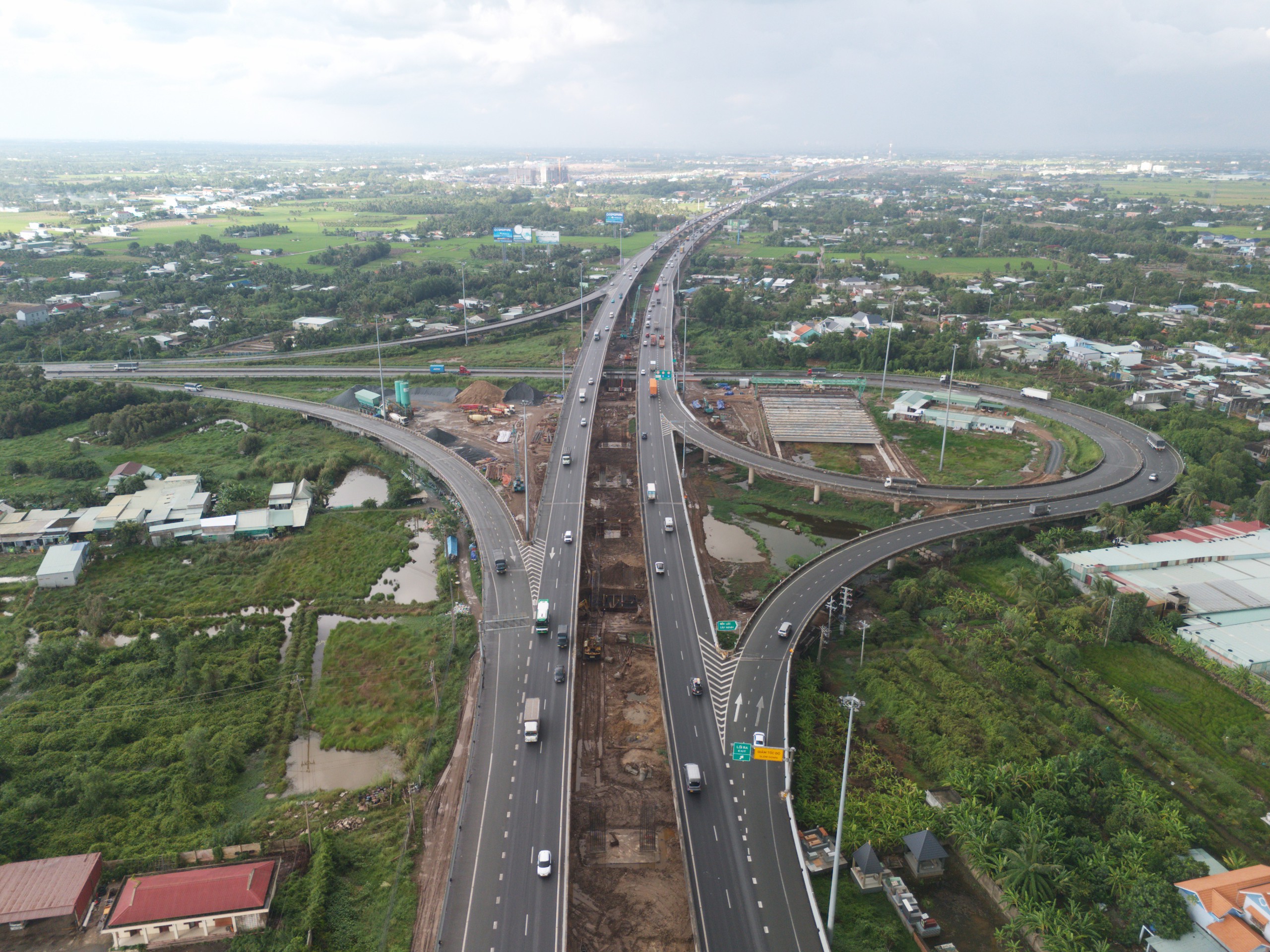 To&agrave;n cảnh c&ocirc;ng trường mở rộng cao tốc TP.HCM - Trung Lương - Mỹ Thuận - Ảnh 15.